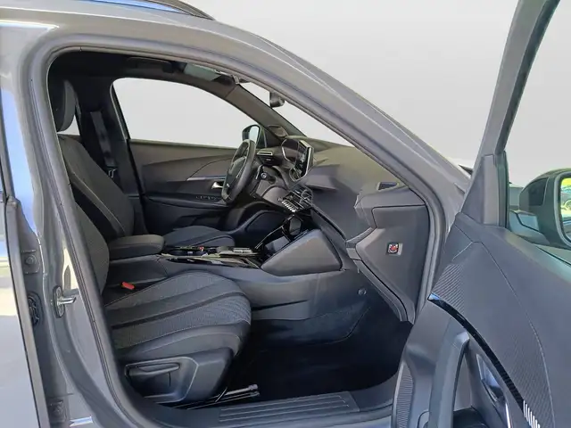 Peugeot 2008 view 11