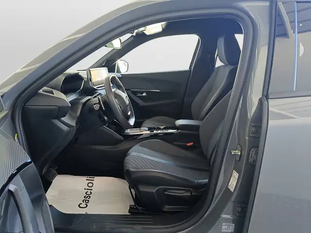 Peugeot 2008 view 8