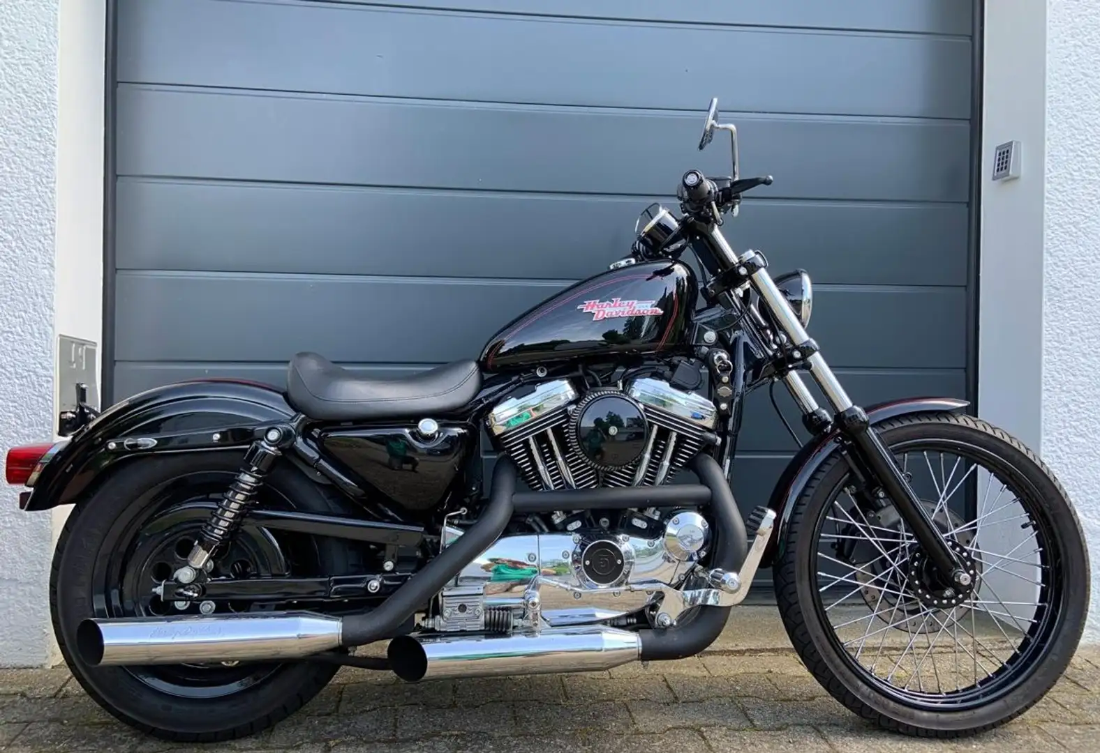 Harley-Davidson Sportster 1200 Чорний - 1