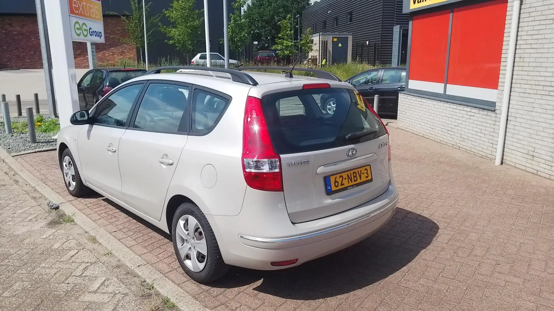 Hyundai i30 CW 1.4i Blue Dynamic prijs is incl nieuwe apk, afl Grijs - 2