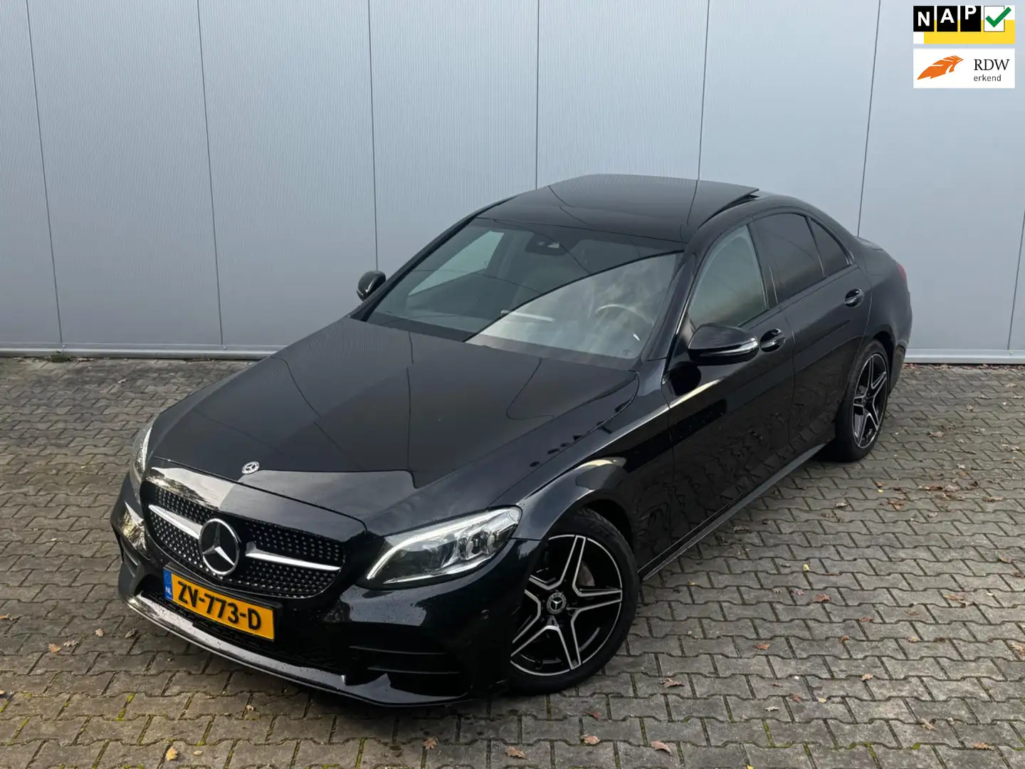 Mercedes-Benz C 180 C180 AMG FACELIFT PANORAMADAK VIRTUAL ORIGINEEL NE Zwart - 1