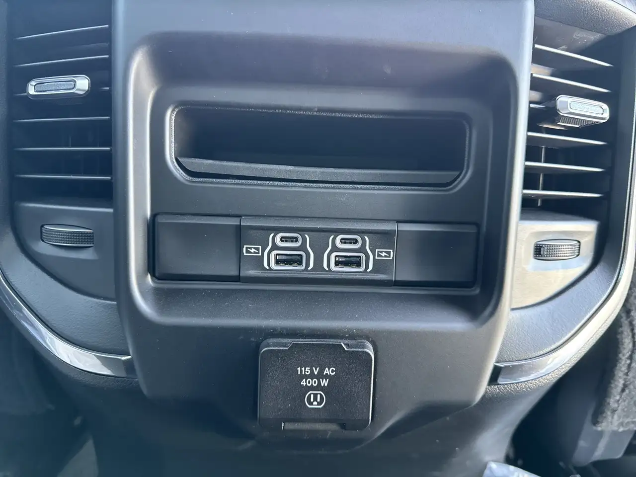 RAM 2500 снимка RAM 2500