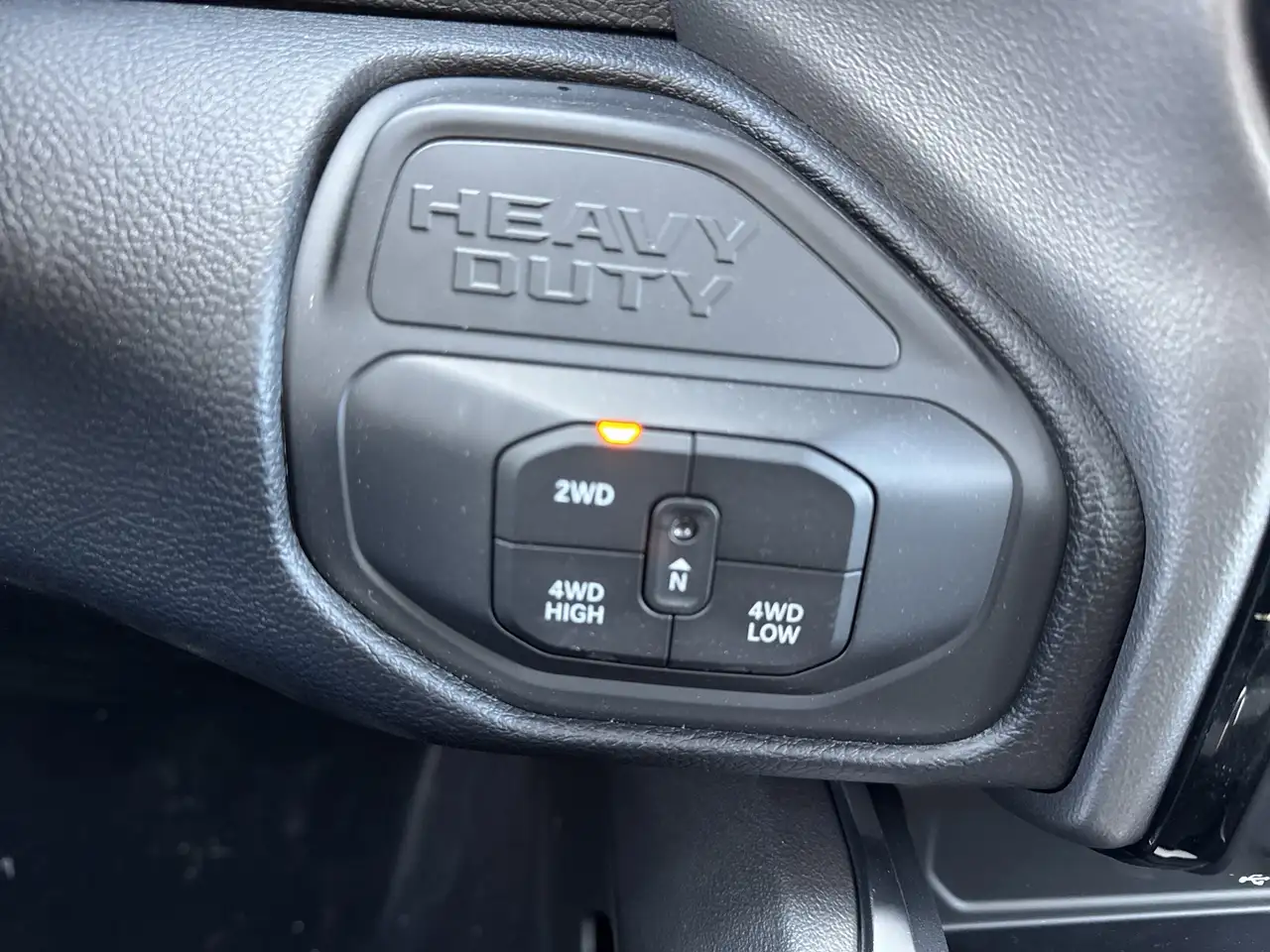RAM 2500 снимка RAM 2500