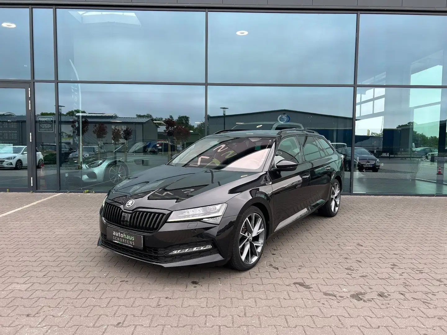 Skoda Superb 2.0 TDI Sportline 4x4 DSG Pano Navi LED Noir - 1