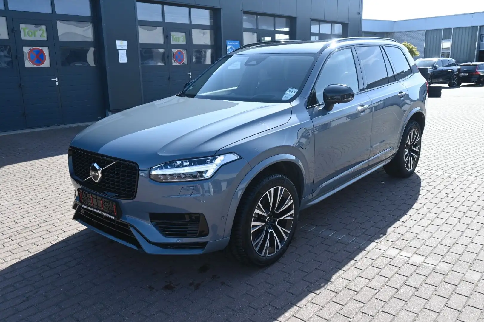 Volvo XC90 Ultimate Dark T8 AWD PHEV*LUFT*B&W*360°AHK* Grijs - 2