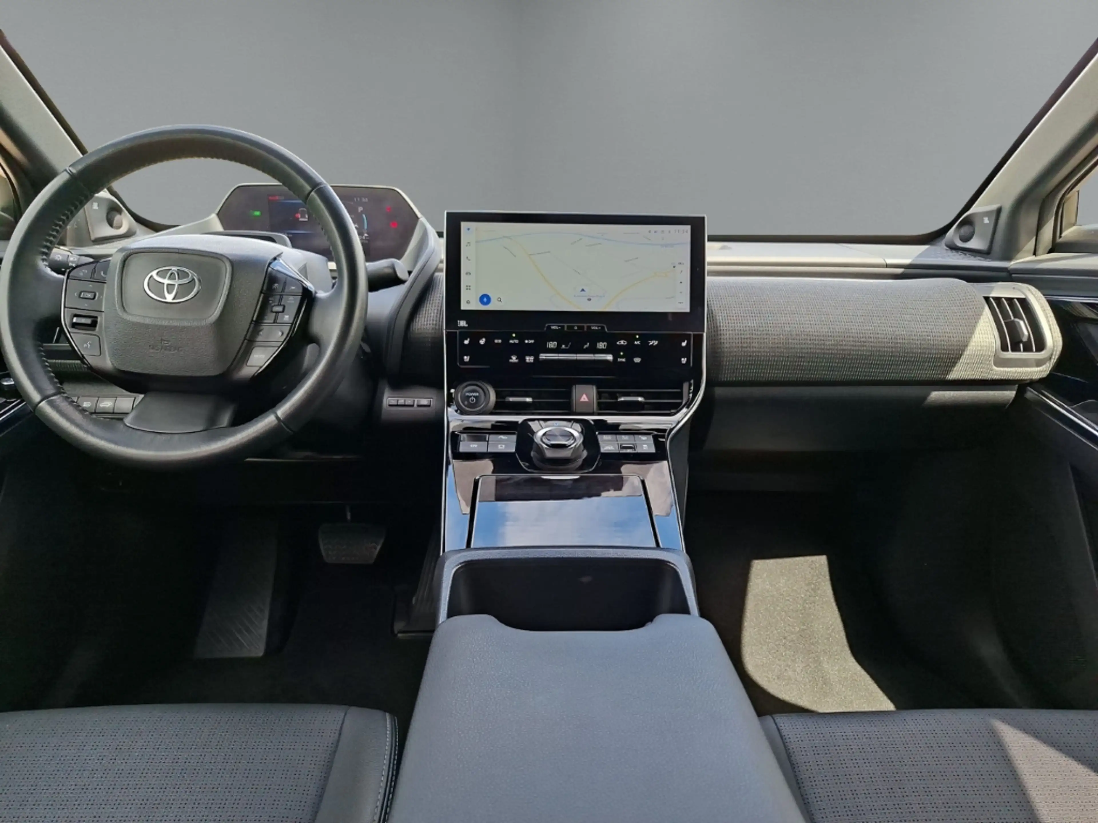 Toyota bZ4X AWD Panorama Navi Memory Sitze Soundsystem JBL 360 — photo 13