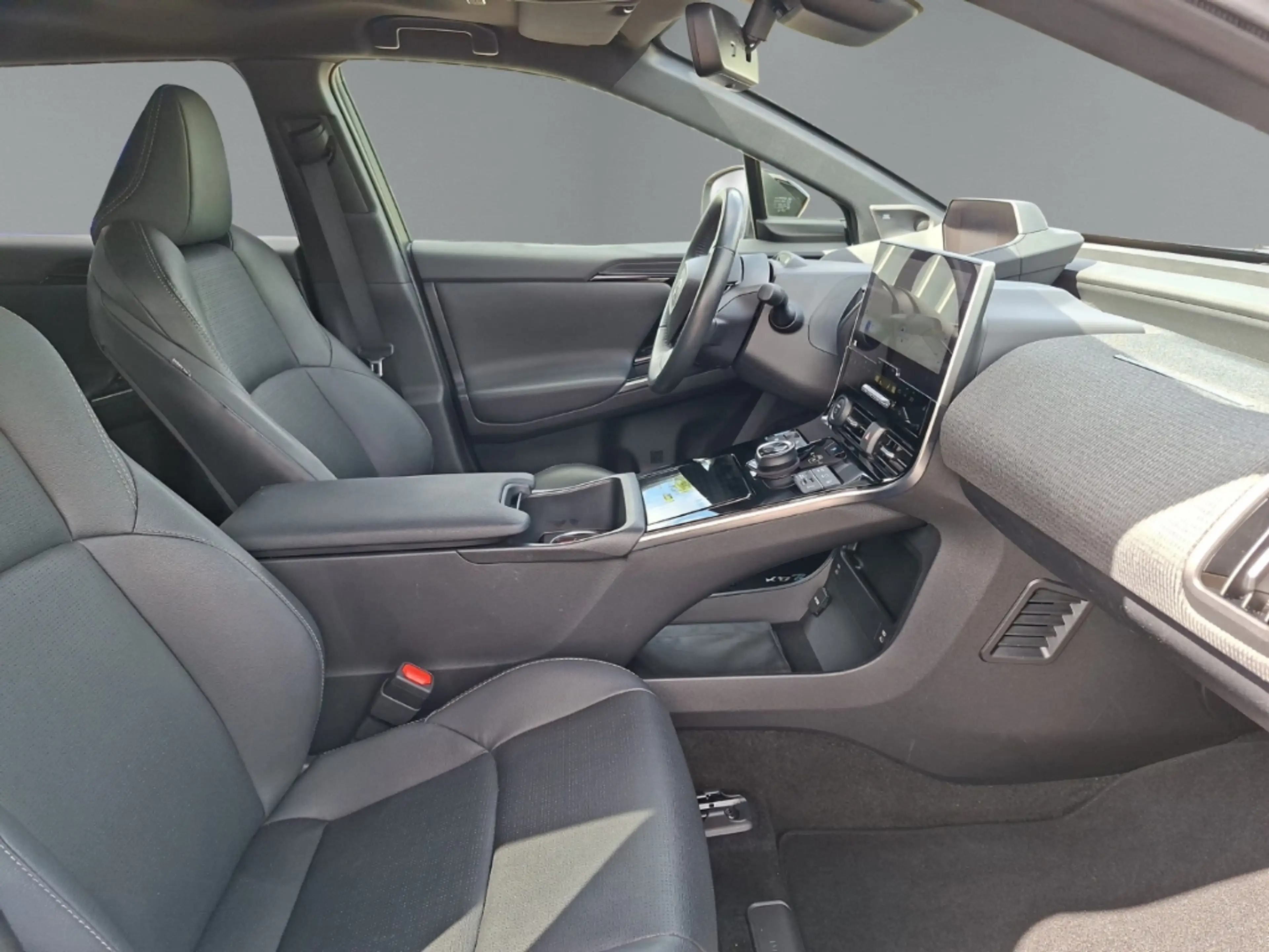 Toyota bZ4X AWD Panorama Navi Memory Sitze Soundsystem JBL 360 — photo 12