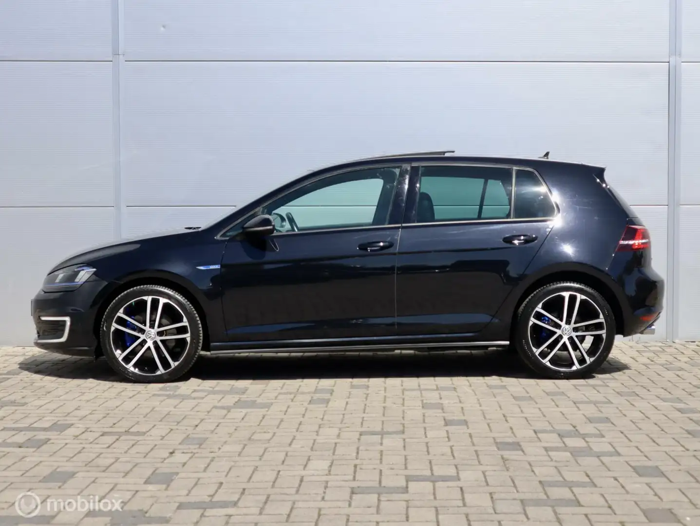 Volkswagen Golf GTE 1.4 TSI Massage Camera LED Pano Leer PDC! Noir - 2