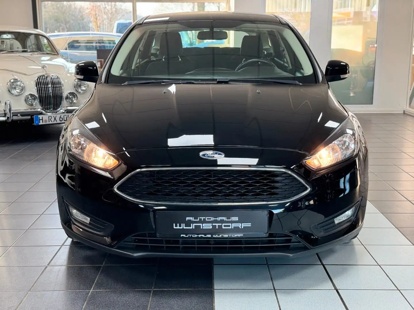 Ford Focus Turnier Cool & Connect AHK/SHZ/PDC/ZR NEU Noir - 2
