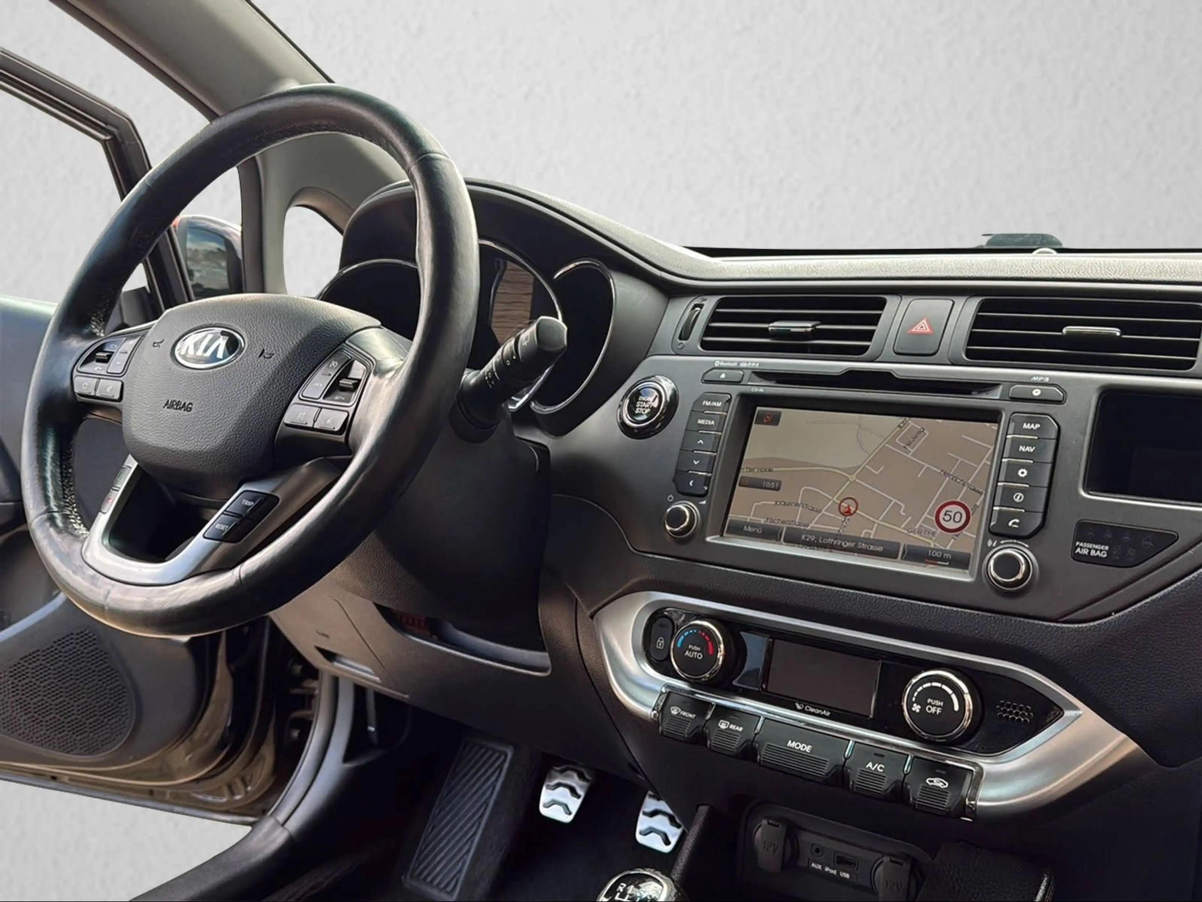 Kia Rio Platinum Edition *Leder*Schiebedach*Navi*PDC — photo 10