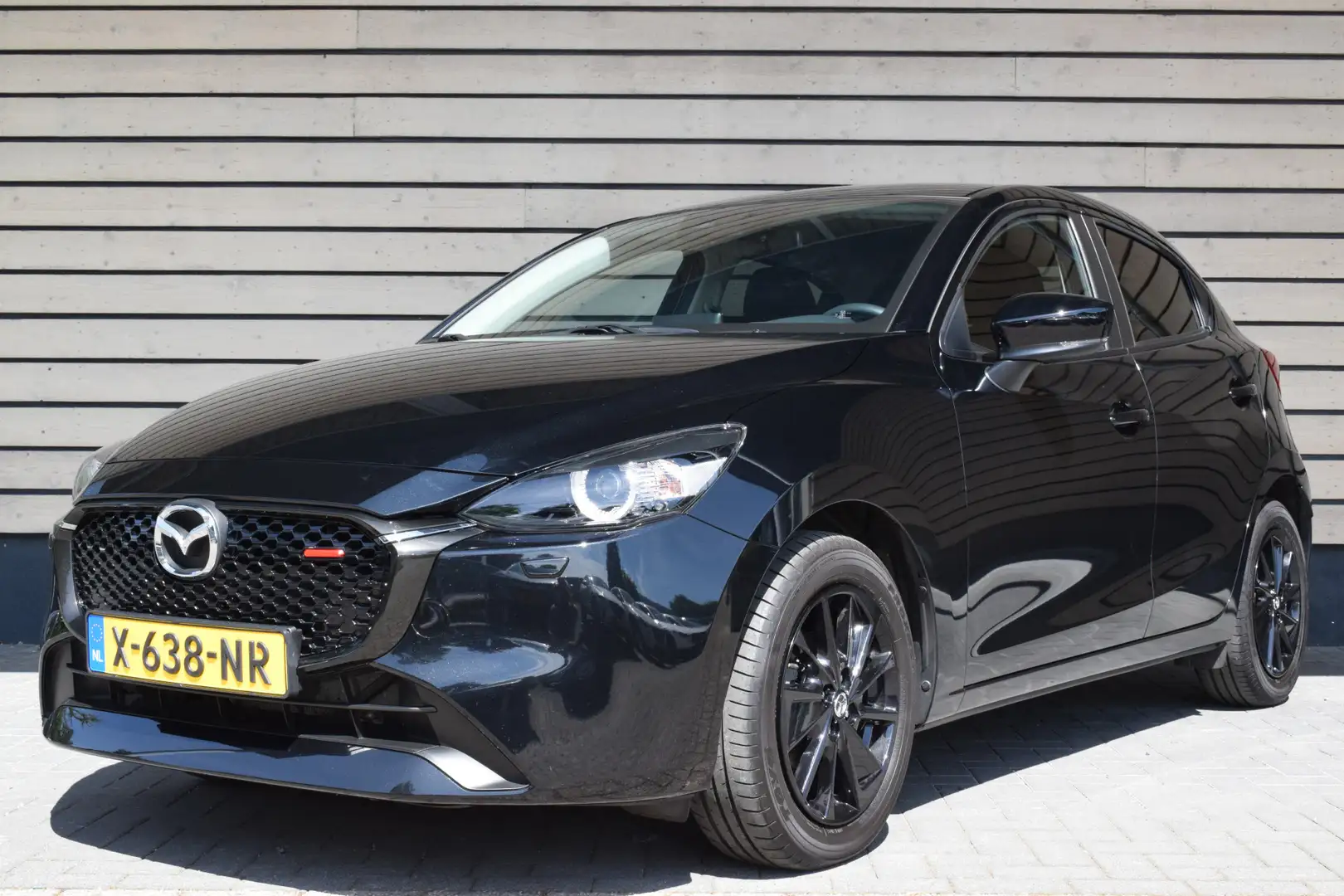 Mazda 2 1.5 e-SkyActiv-G 90 Homura Zwart - 2