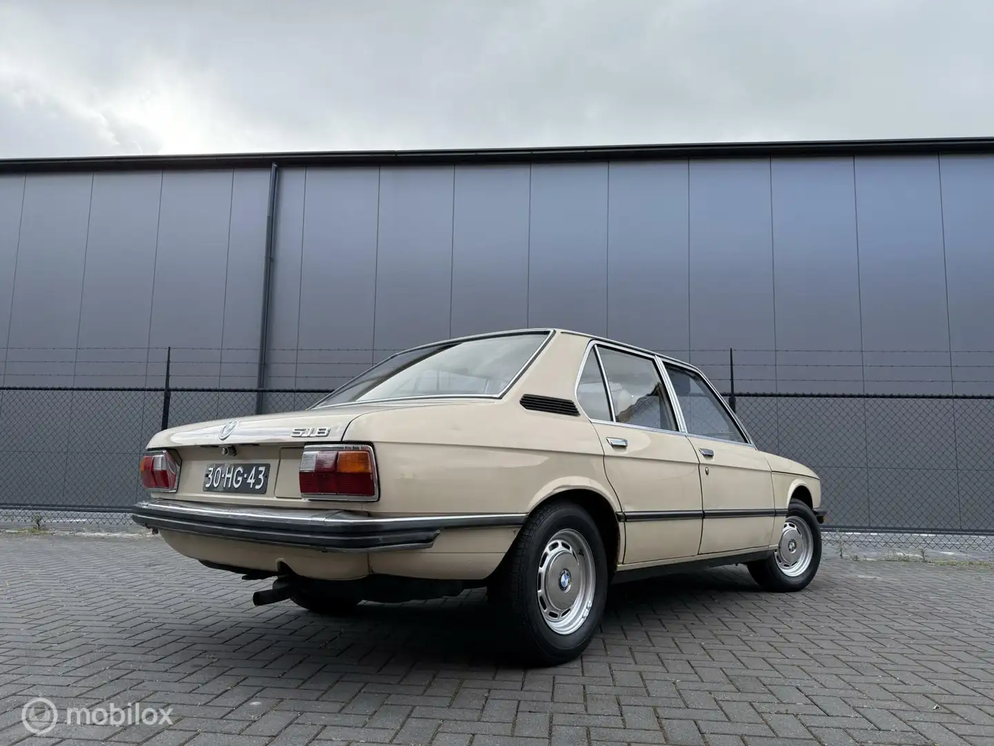 BMW 518 5-serie 1975 Beige | Orig NL | Weinig KM | APK 202 Beige - 2
