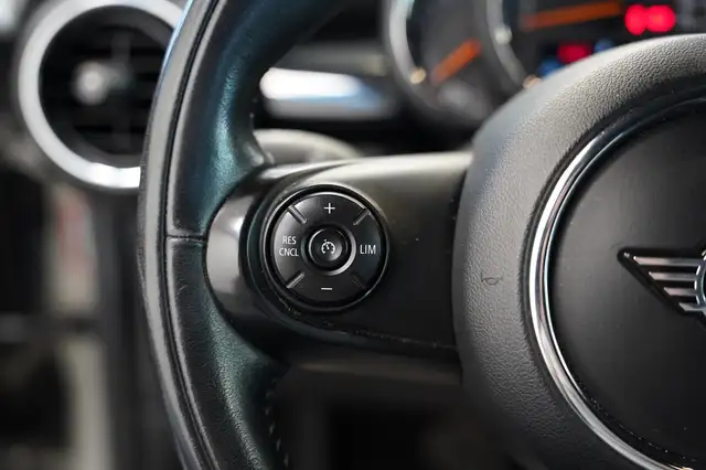 Mini Hatch view 8