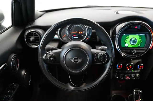 Mini Hatch view 7
