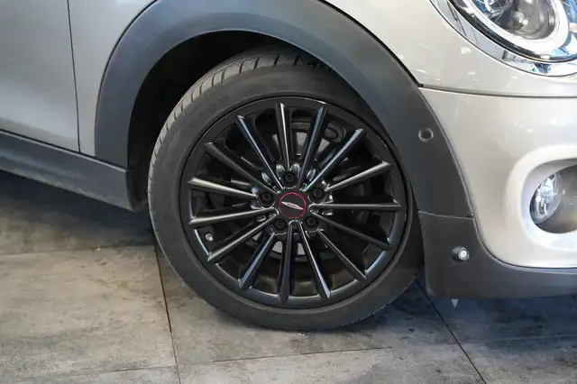 Mini Hatch view 4