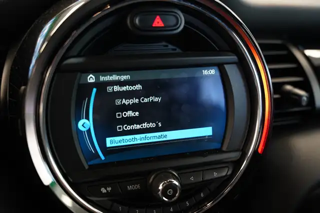 Mini Hatch view 14
