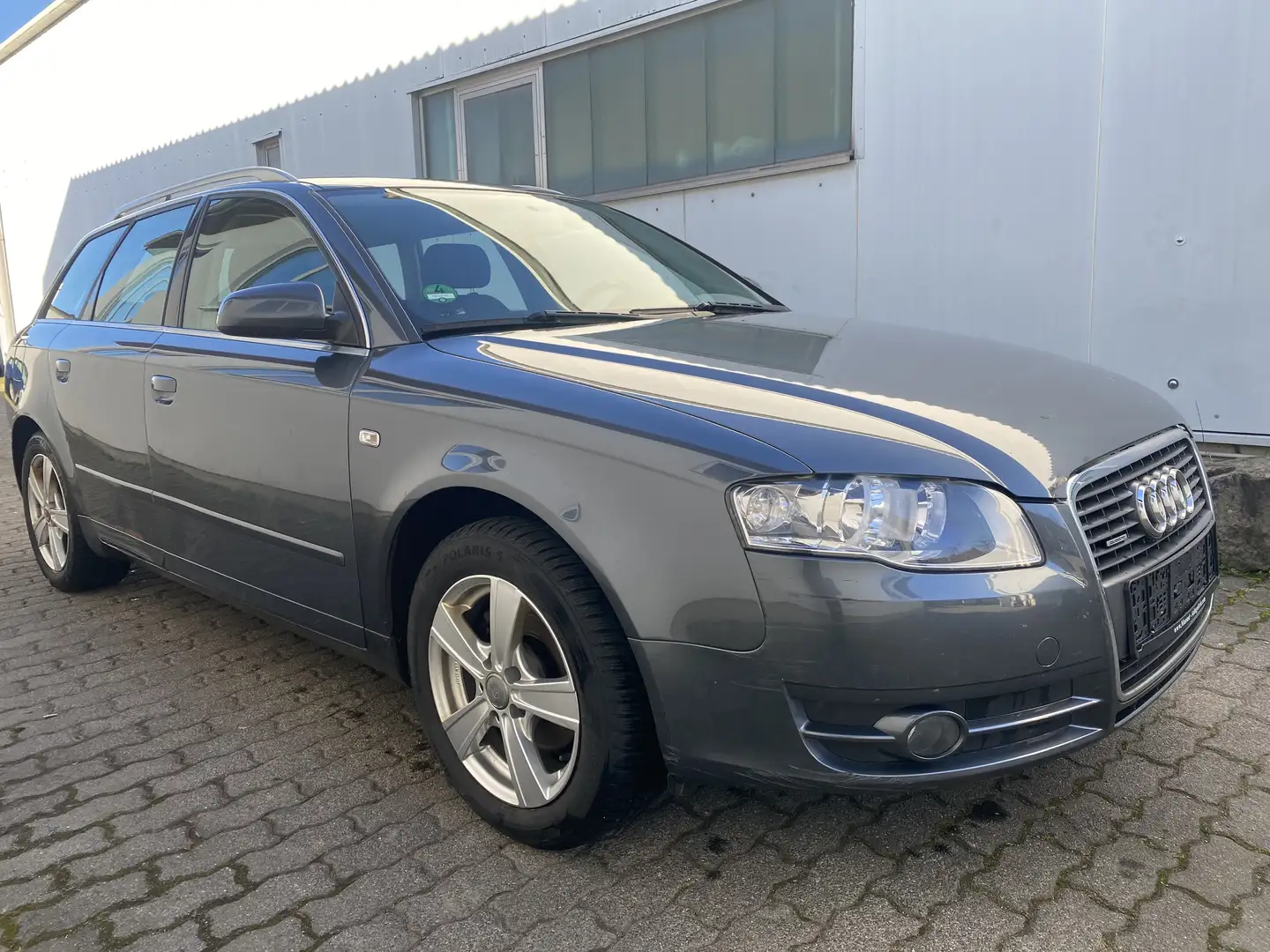 Audi A4 Avant 2.0 TDI quattro Klima/PDC/Navi Plus/TÜV26 Grau - 2