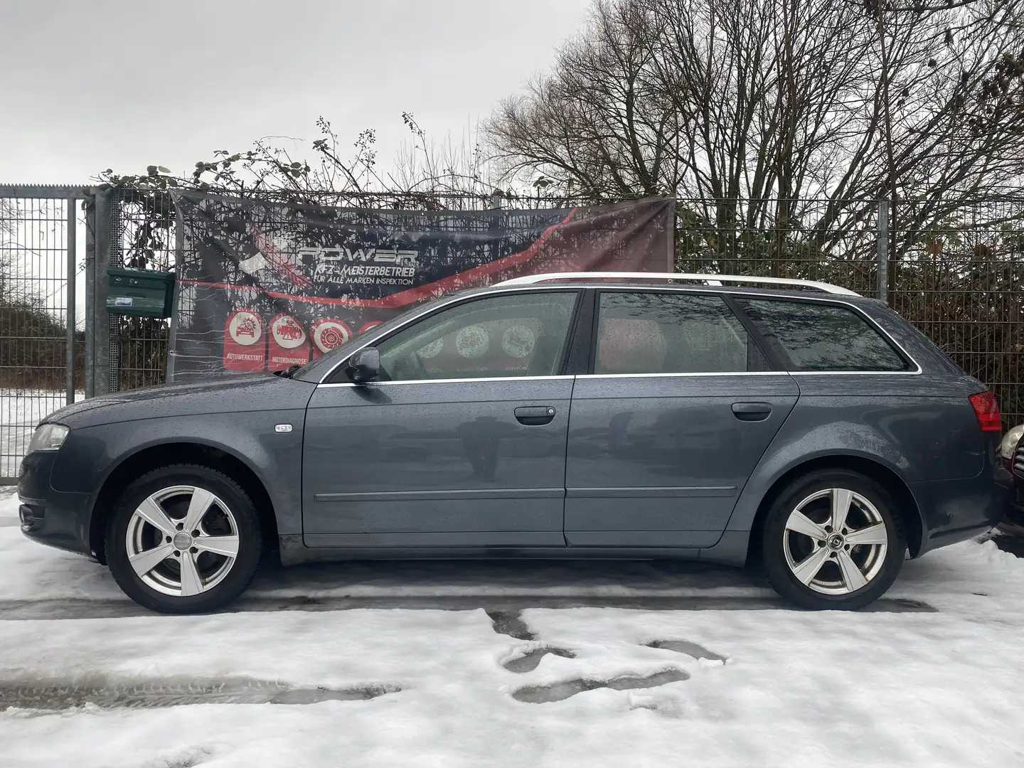 Audi A4 Avant 2.0 TDI quattro Klima/PDC/Navi Plus/TÜV26 Grau - 2