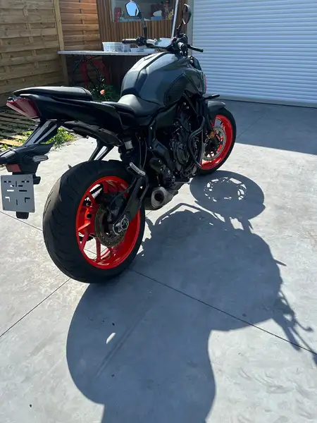 Yamaha MT-07 - foto 2