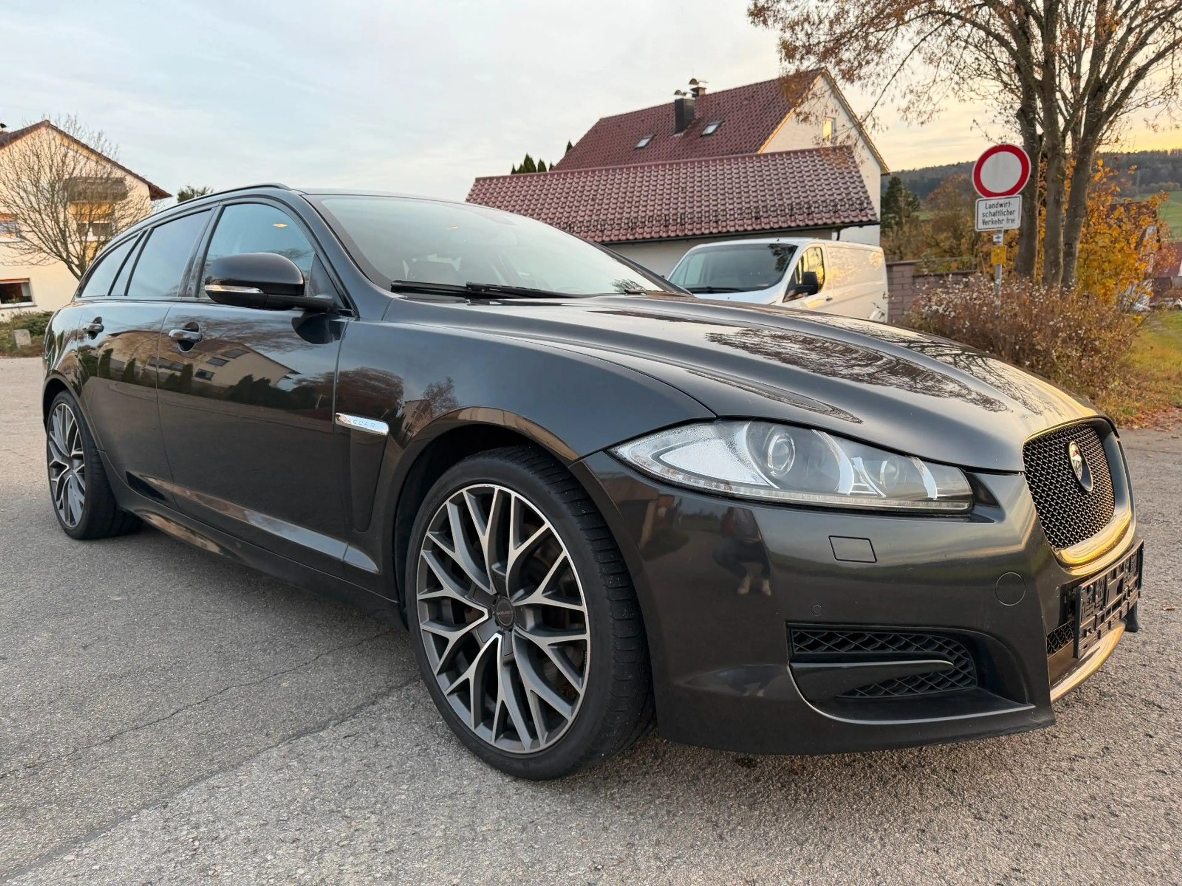 Jaguar XF S, KEYLESS/AHK/NAVI/LEDER/XENON — photo 3