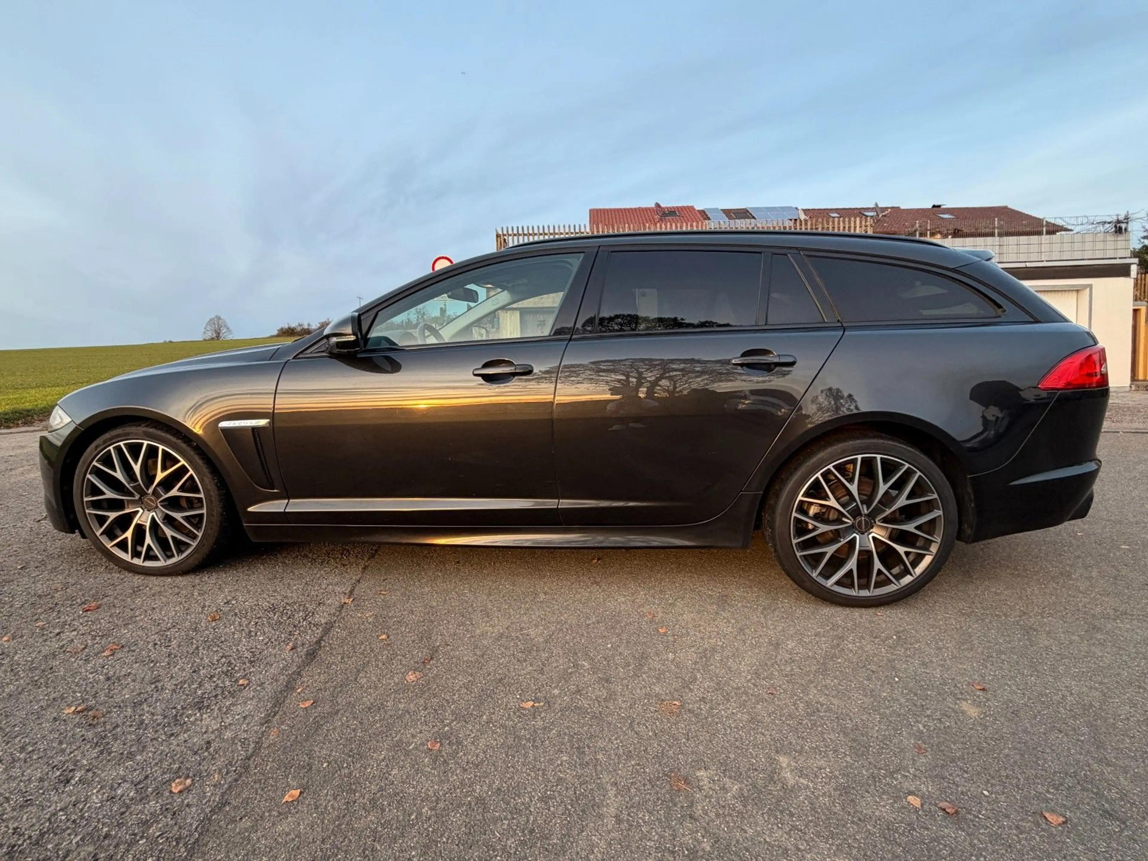 Jaguar XF S, KEYLESS/AHK/NAVI/LEDER/XENON — photo 6