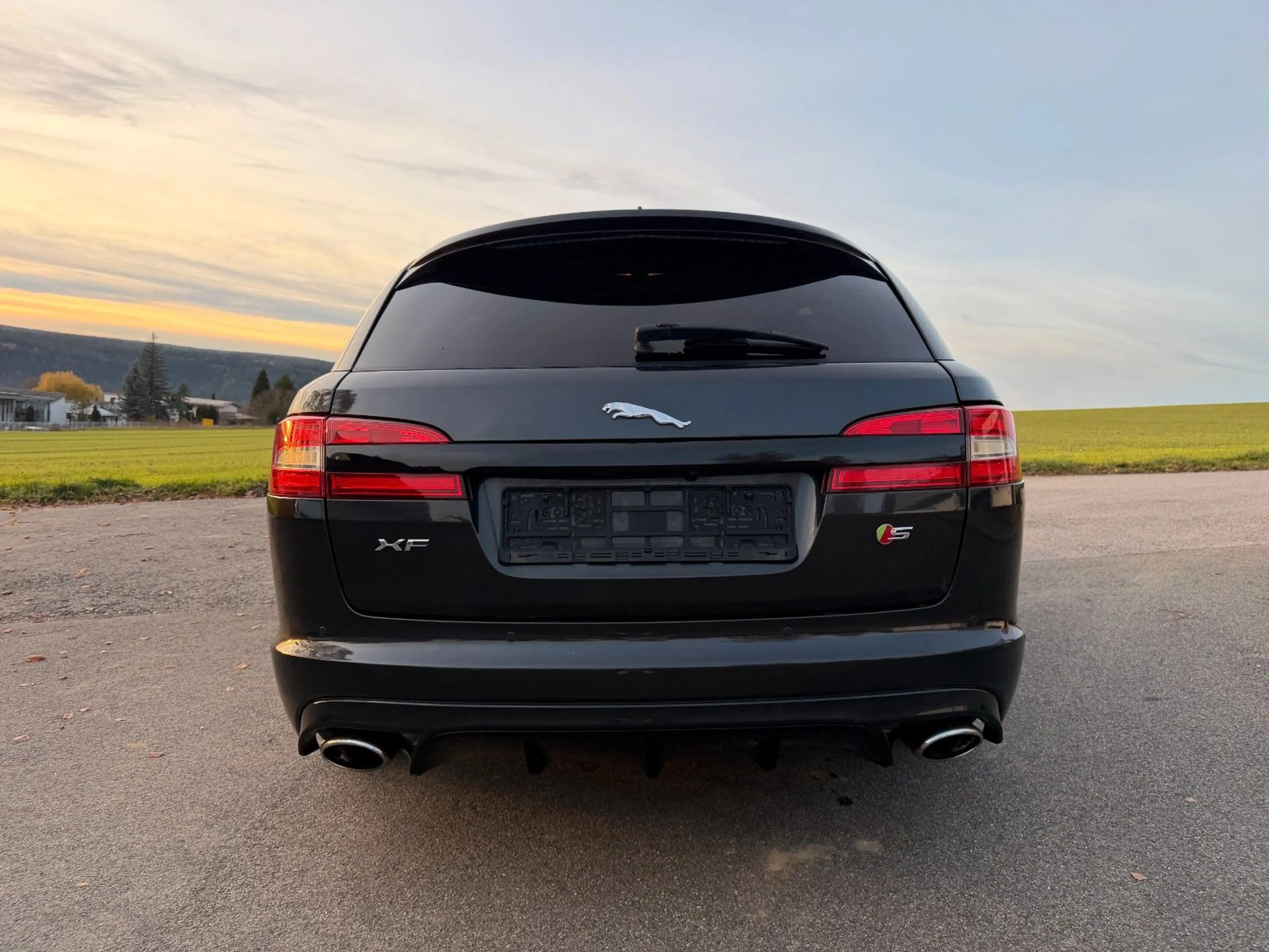 Jaguar XF S, KEYLESS/AHK/NAVI/LEDER/XENON — photo 5