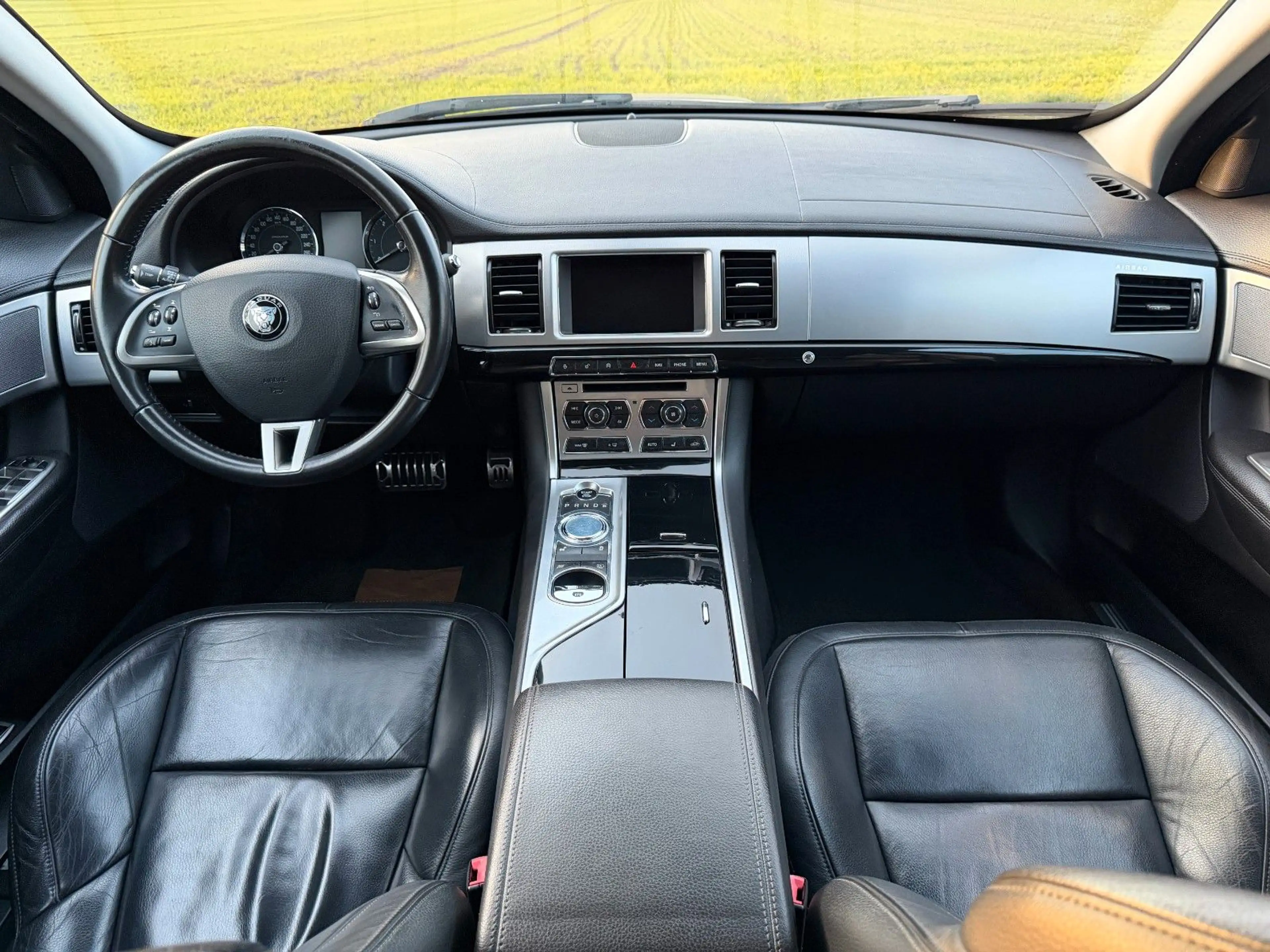 Jaguar XF S, KEYLESS/AHK/NAVI/LEDER/XENON — photo 9