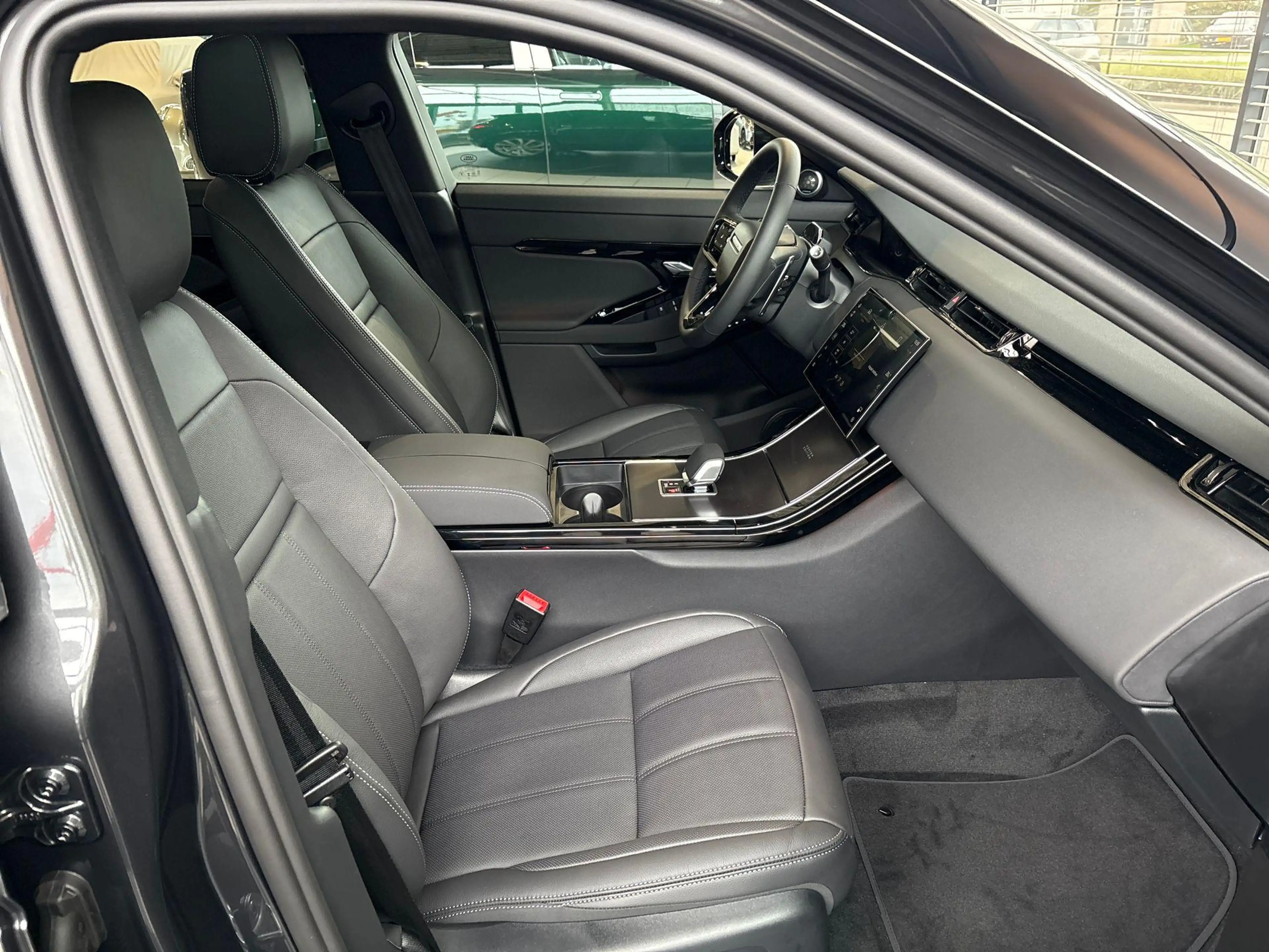 Land Rover Range Rover Evoque P270e Hoxton Business Edition — photo 3
