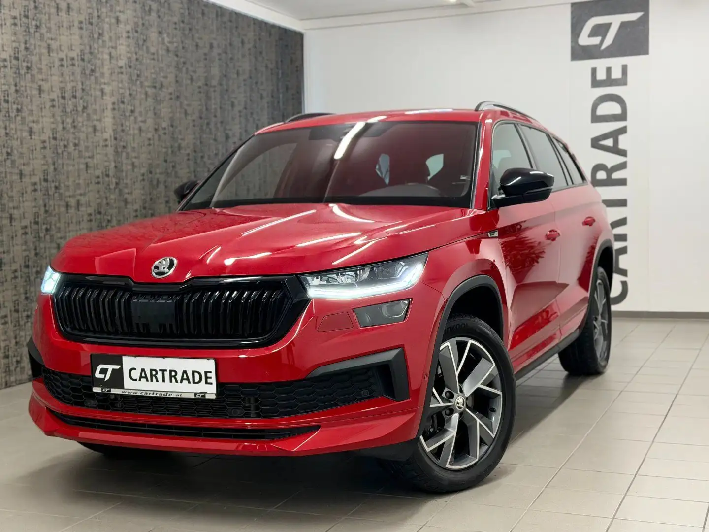 Skoda Kodiaq 2.0 TDI Sportline 4x4 / LED/ ACC/NAVI/VIRTUAL/RÜC Rot - 2