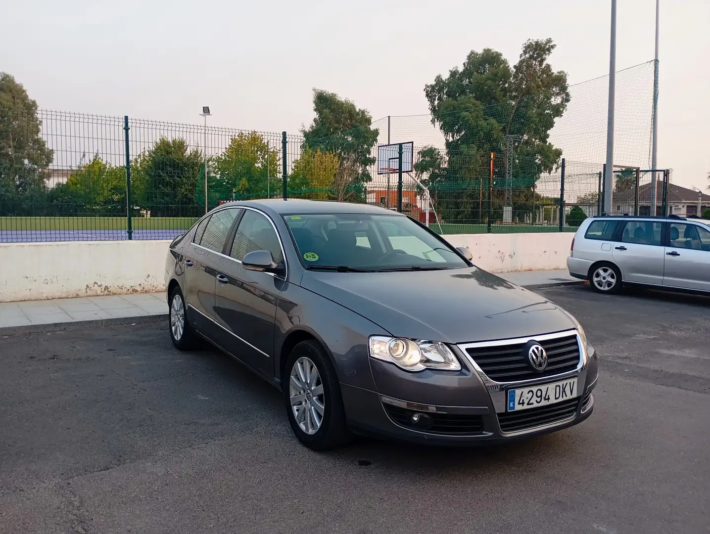 Volkswagen Passat 2.0TDI Trendline - 1