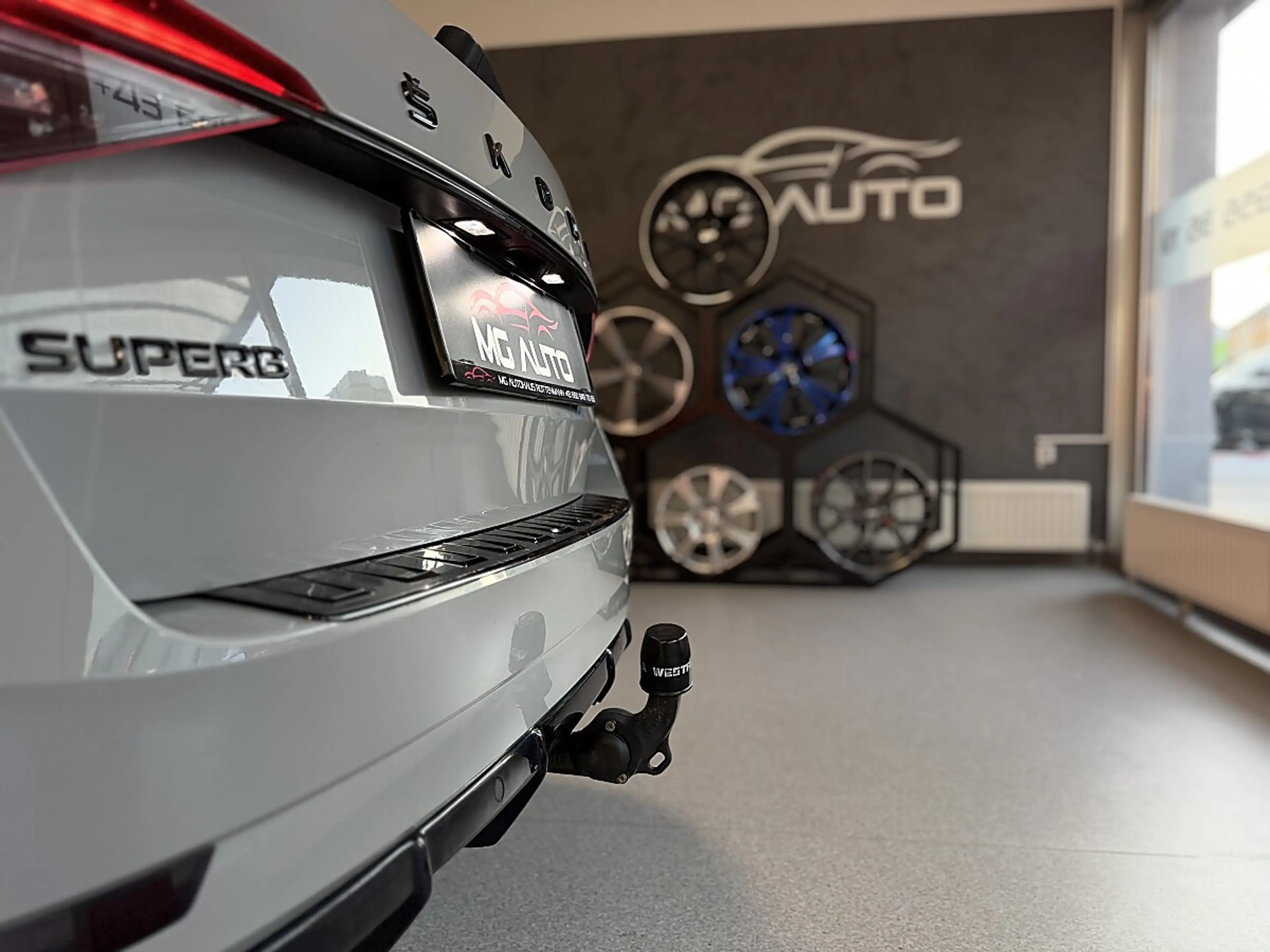 Skoda Superb Kombi 2.0 TDI 4x4 Sportline DSG *PANO*AHK*CANTO... — photo 6