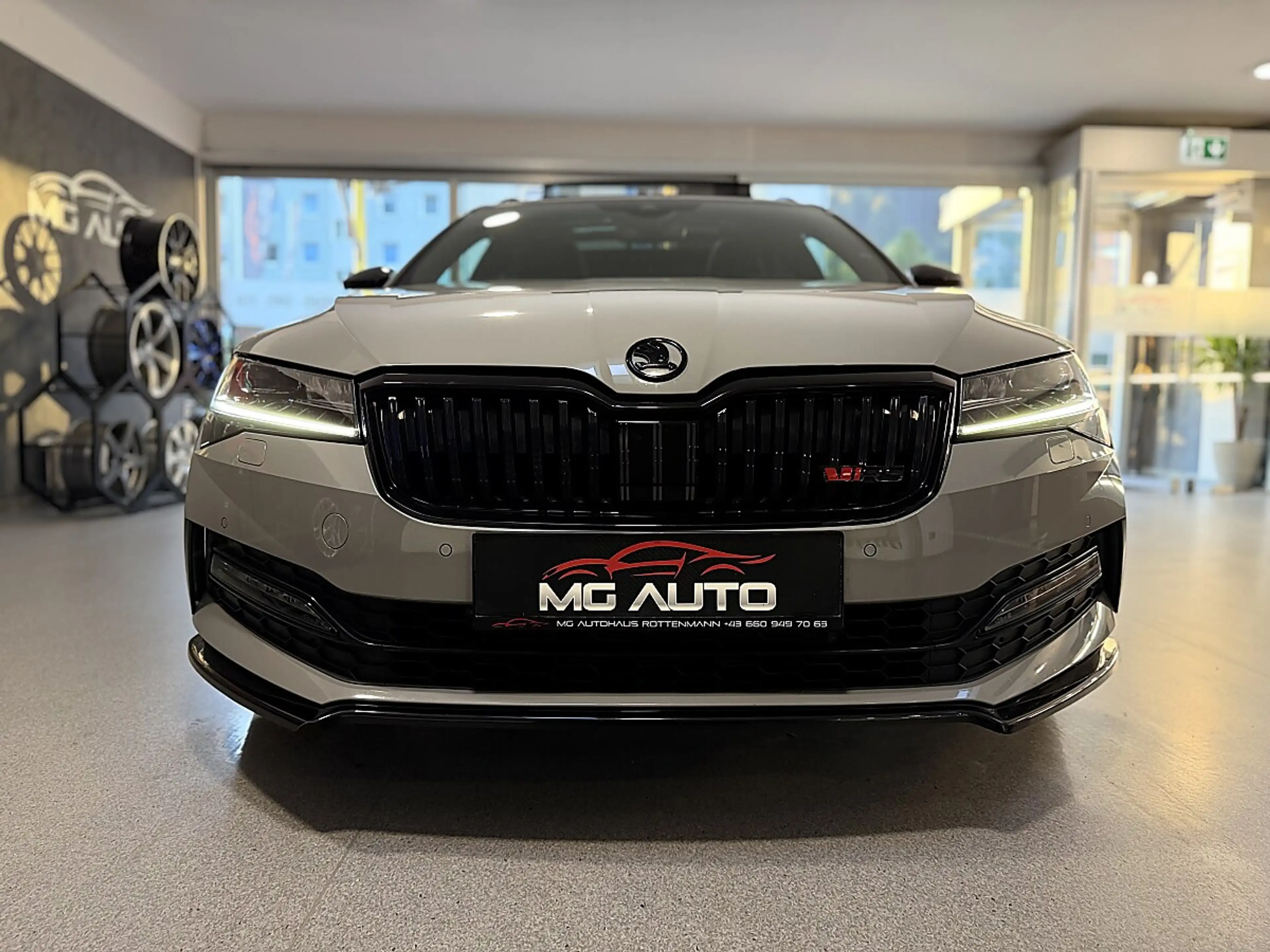 Skoda Superb Kombi 2.0 TDI 4x4 Sportline DSG *PANO*AHK*CANTO... — photo 10