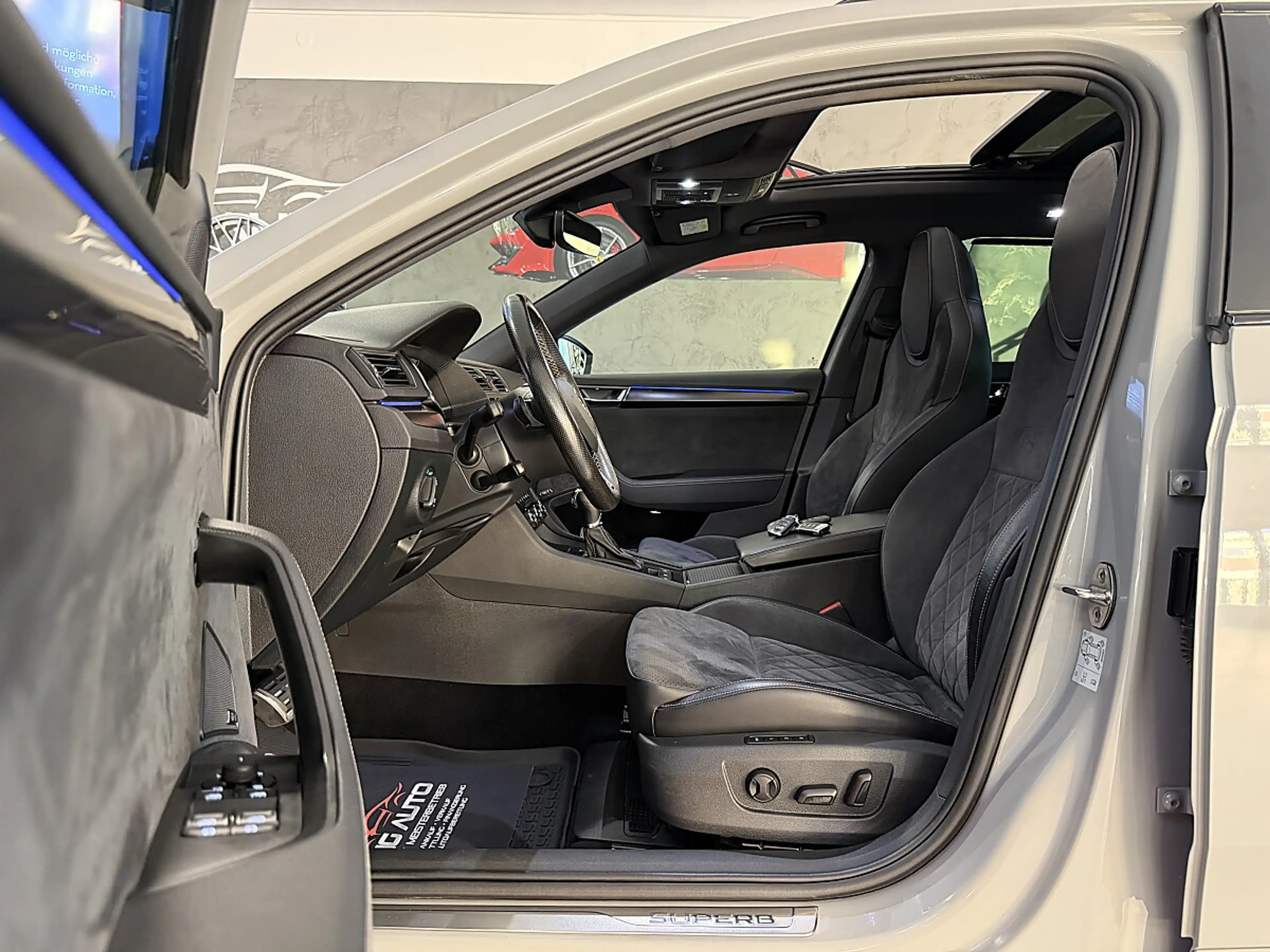 Skoda Superb Kombi 2.0 TDI 4x4 Sportline DSG *PANO*AHK*CANTO... — photo 11