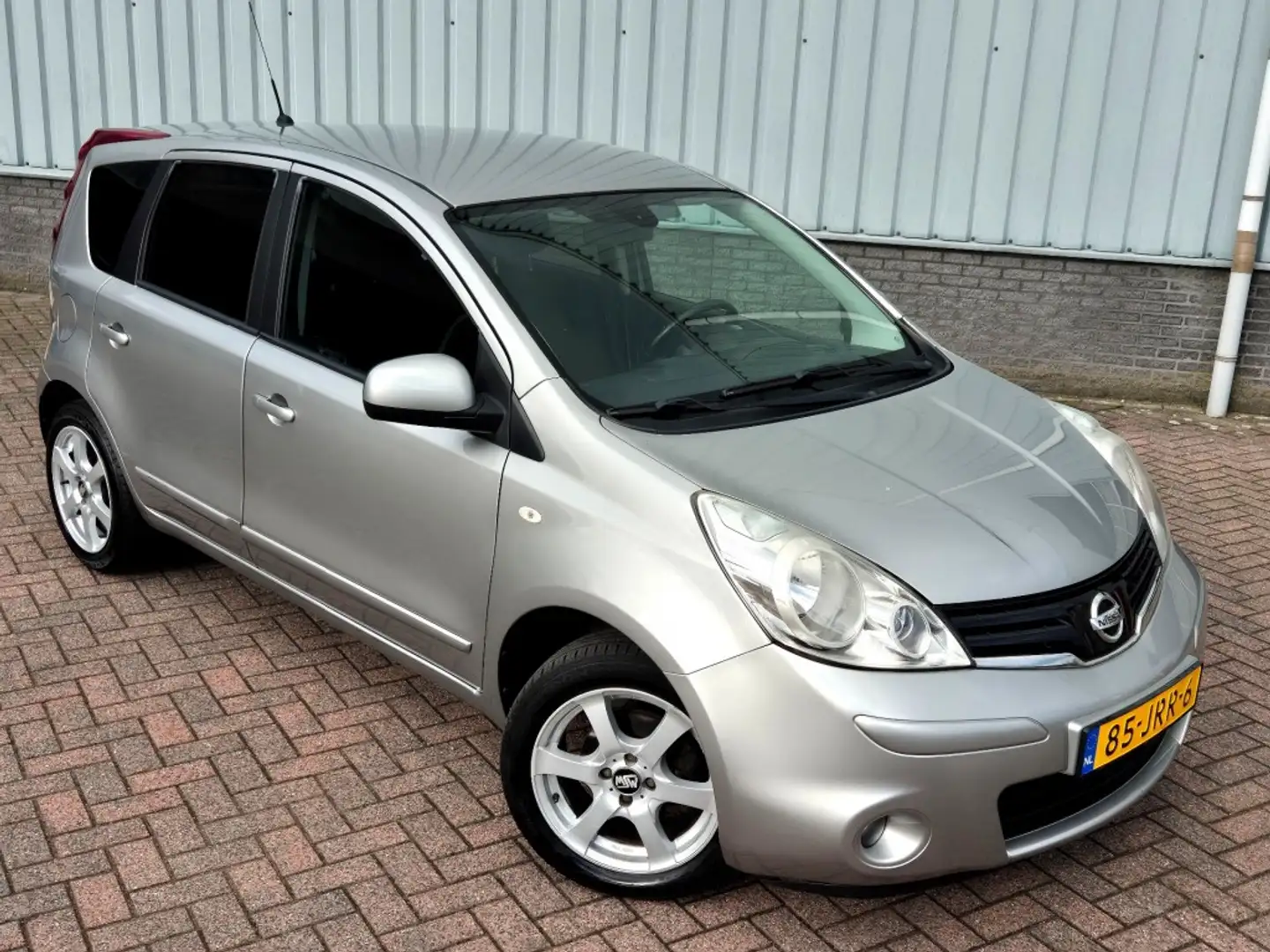 Nissan Note 1.6 Acenta Airco / Automaat zeer nette staat Grijs - 1