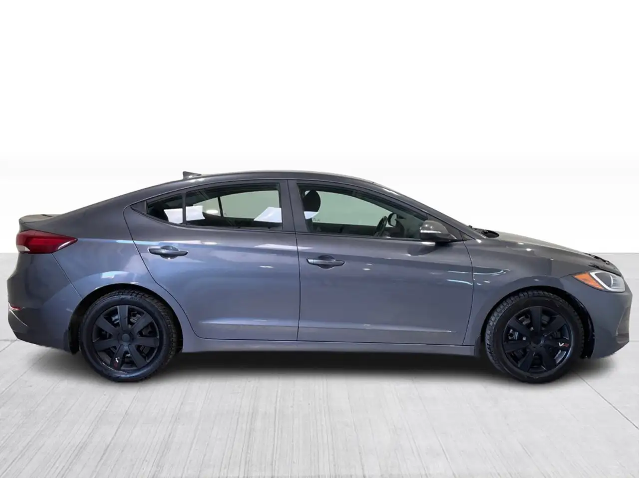 Hyundai ELANTRA снимка Hyundai ELANTRA