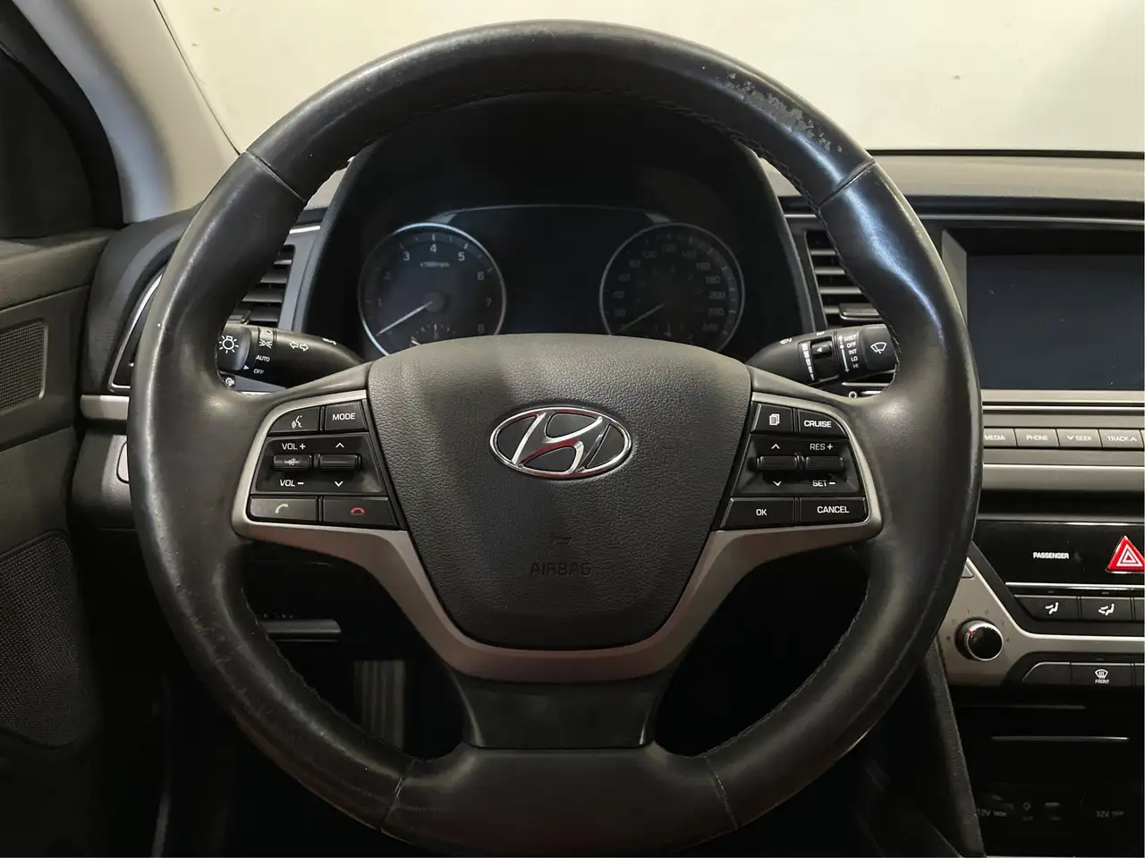 Hyundai ELANTRA снимка Hyundai ELANTRA