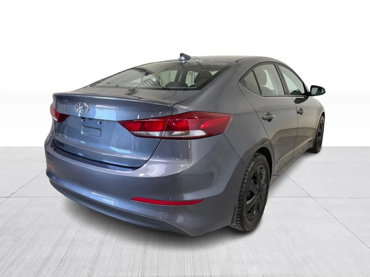 Hyundai ELANTRA снимка Hyundai ELANTRA