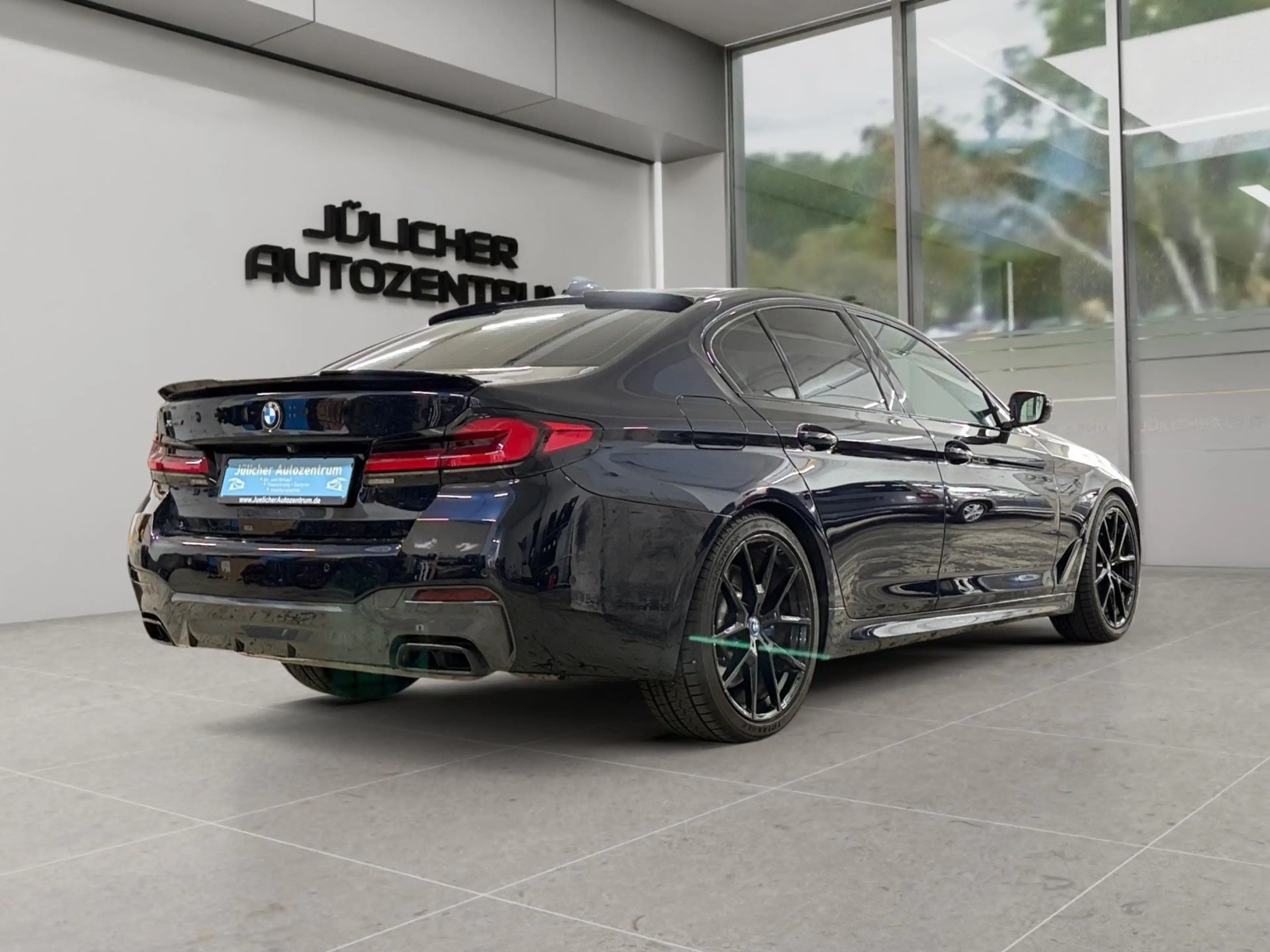 BMW 550 i xDrive A M Sport, Harman/Kardon , Insp.Neu — photo 3