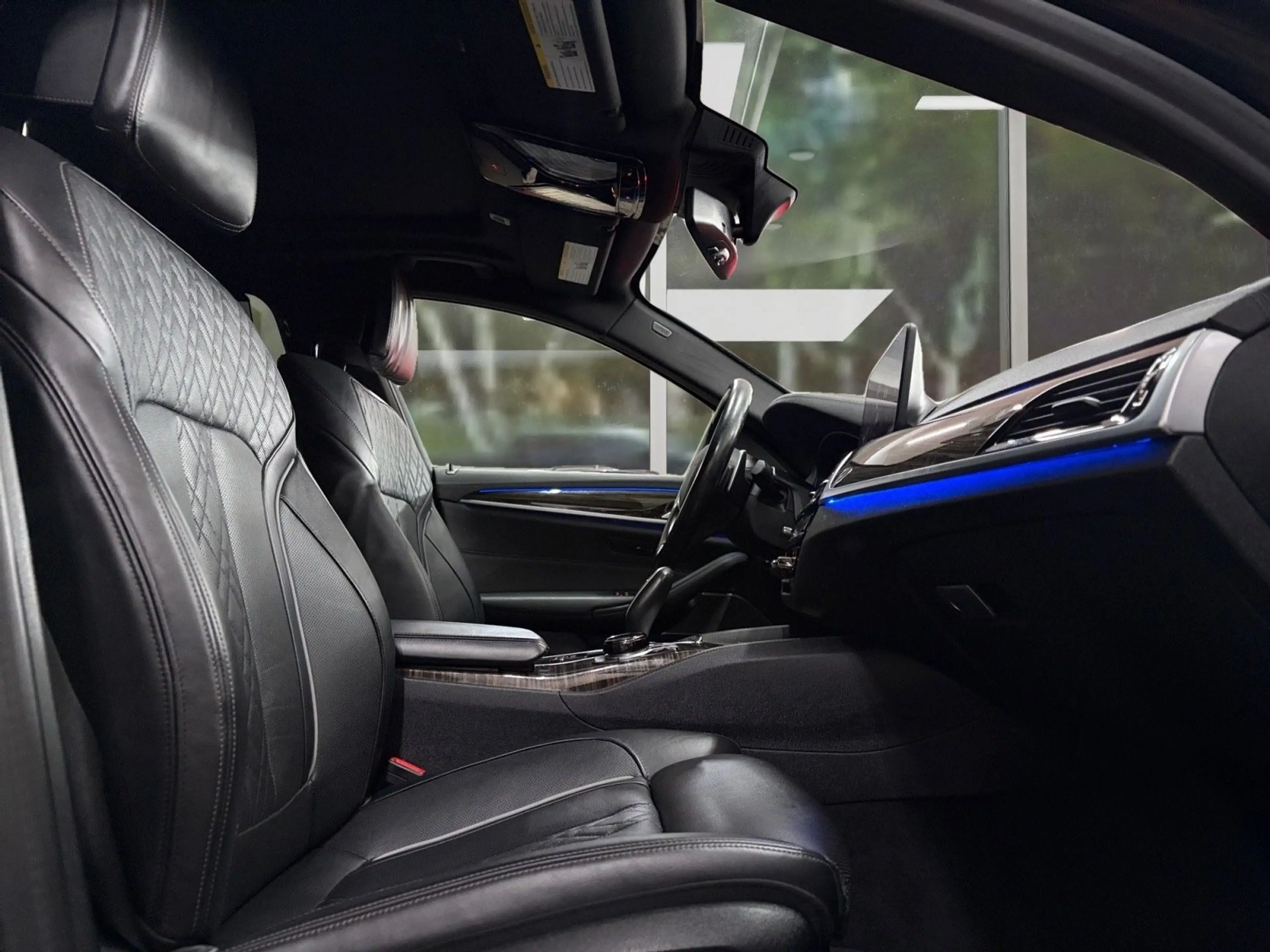 BMW 550 i xDrive A M Sport, Harman/Kardon , Insp.Neu — photo 10