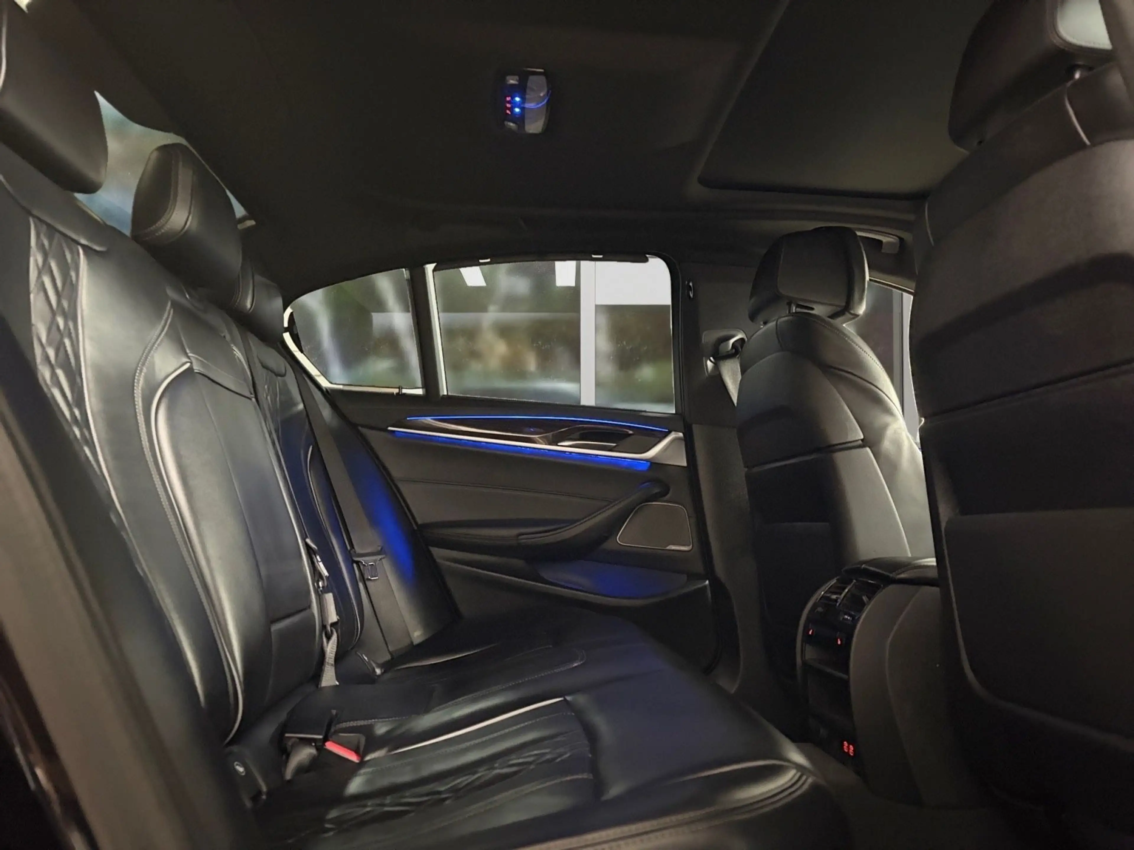 BMW 550 i xDrive A M Sport, Harman/Kardon , Insp.Neu — photo 11