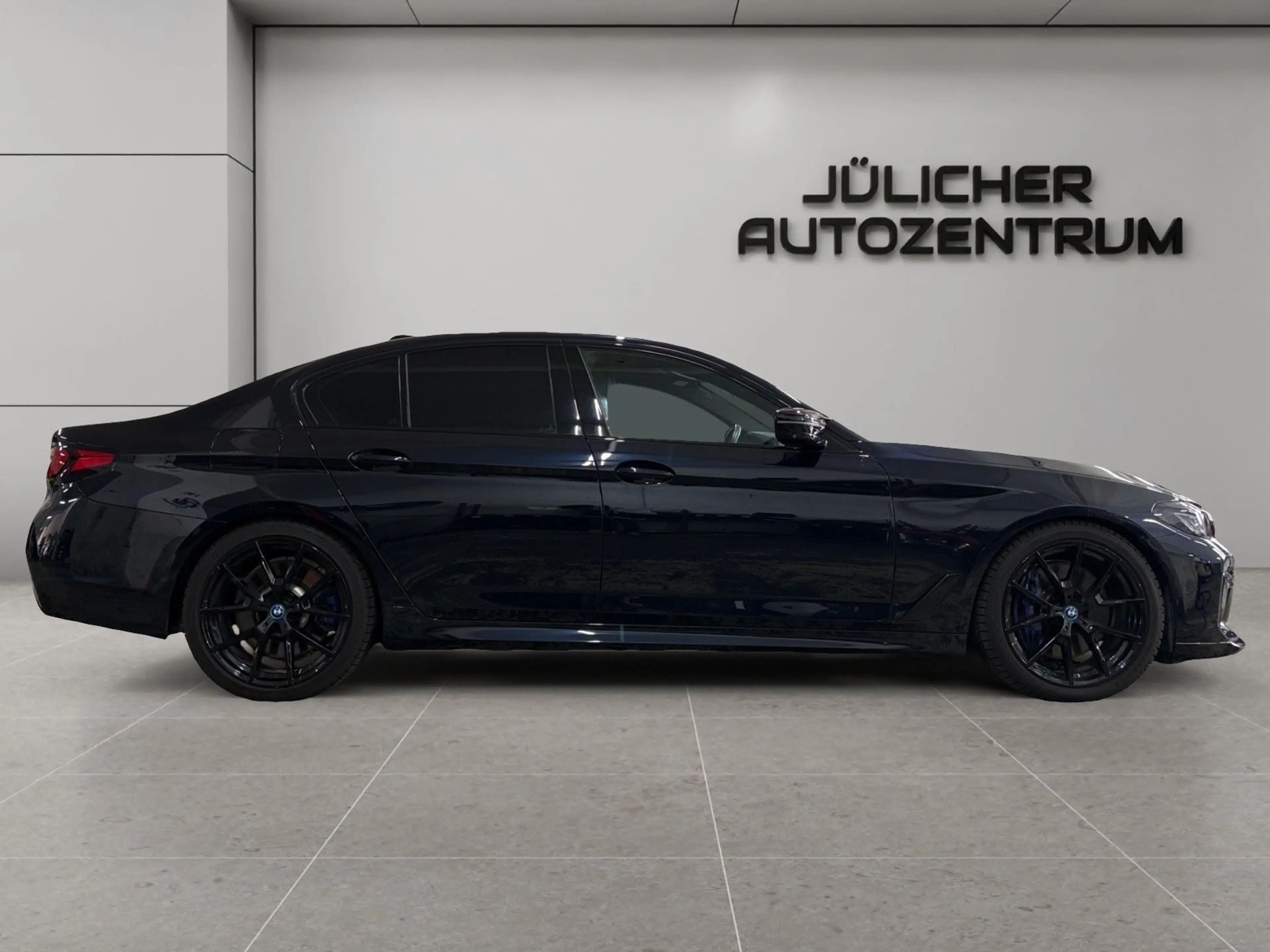 BMW 550 i xDrive A M Sport, Harman/Kardon , Insp.Neu — photo 2