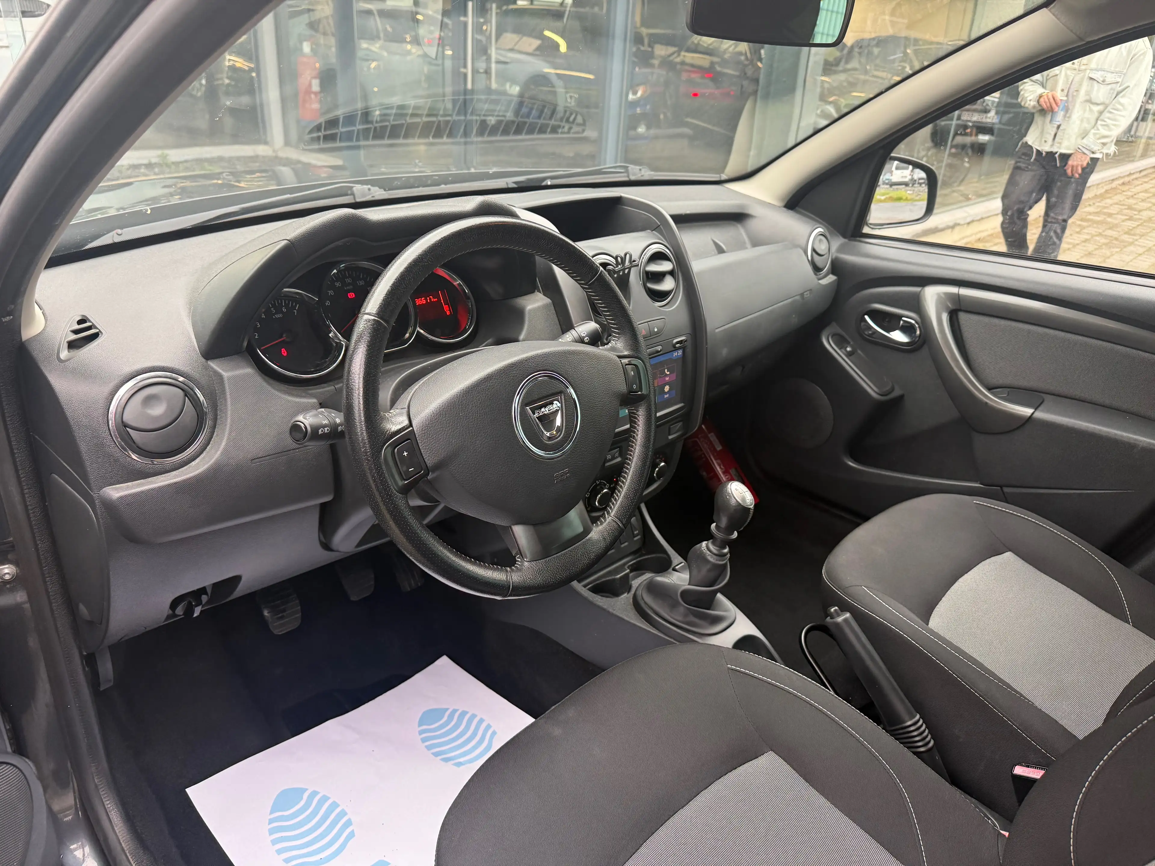 Dacia Duster 1.5 dCi 4x4 Laureate GPS Bluetooth Cruise Control Airco * 12 MOIS GARANTIE * — photo 14