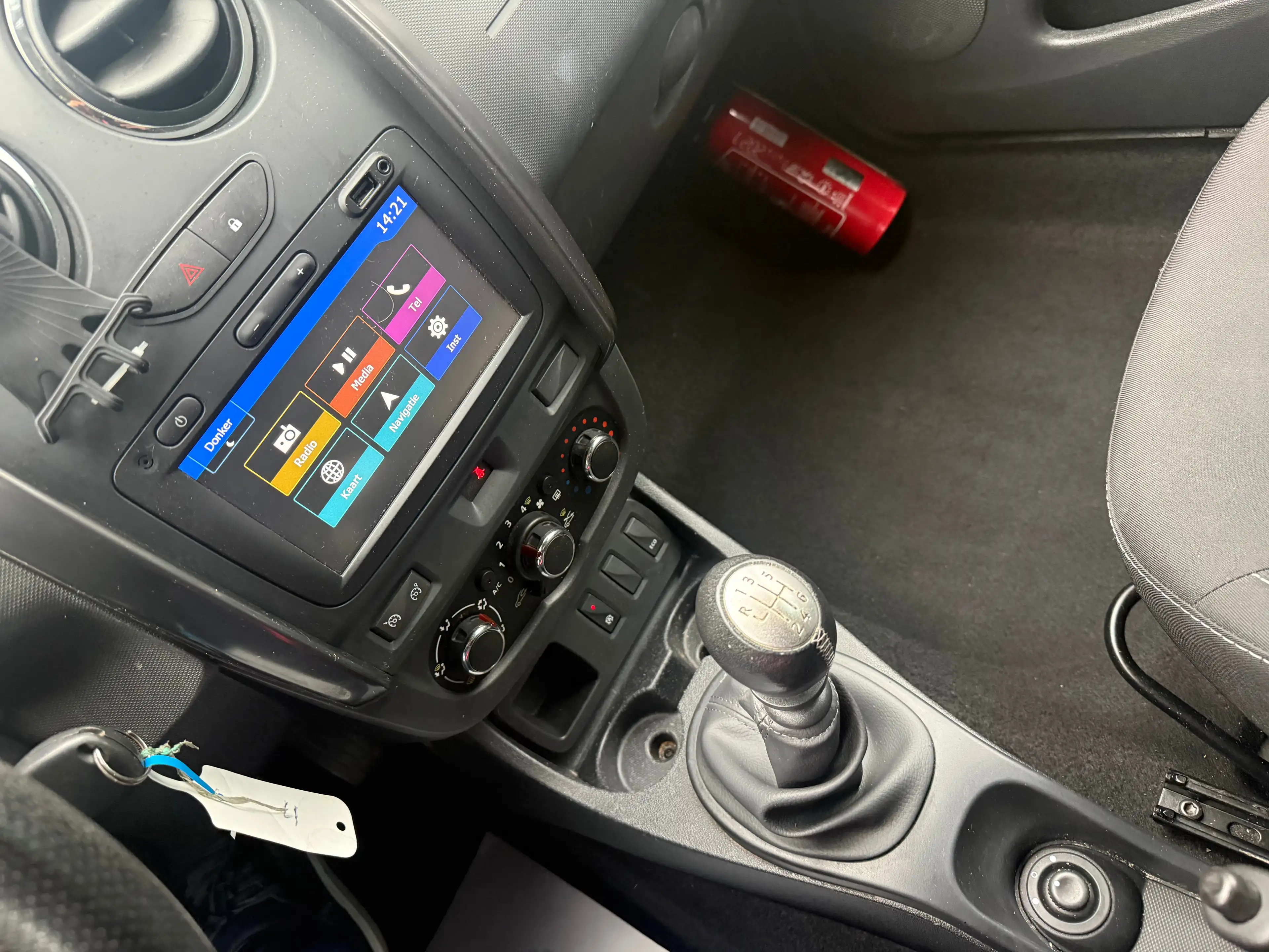 Dacia Duster 1.5 dCi 4x4 Laureate GPS Bluetooth Cruise Control Airco * 12 MOIS GARANTIE * — photo 10