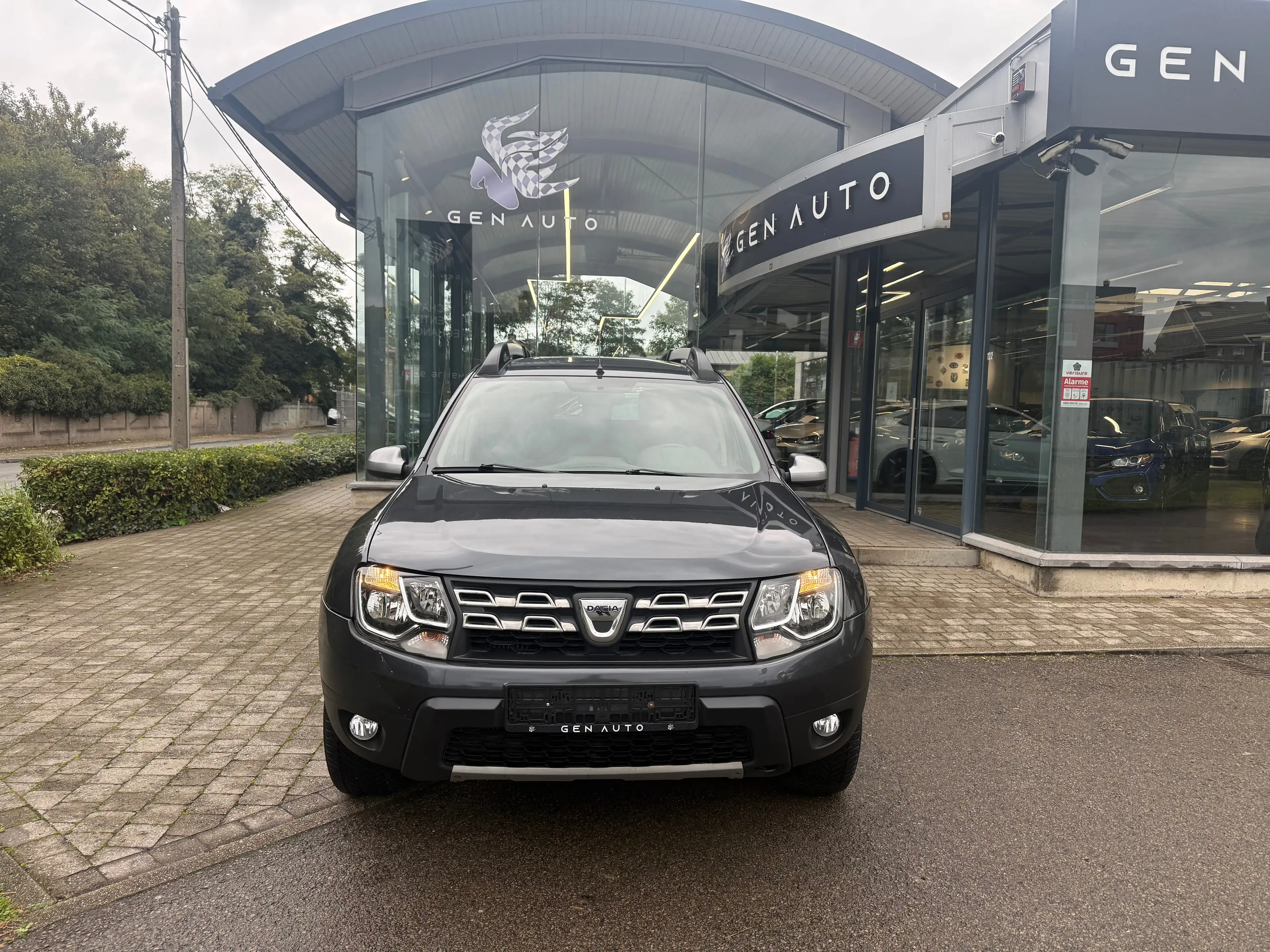 Dacia Duster 1.5 dCi 4x4 Laureate GPS Bluetooth Cruise Control Airco * 12 MOIS GARANTIE * — photo 2