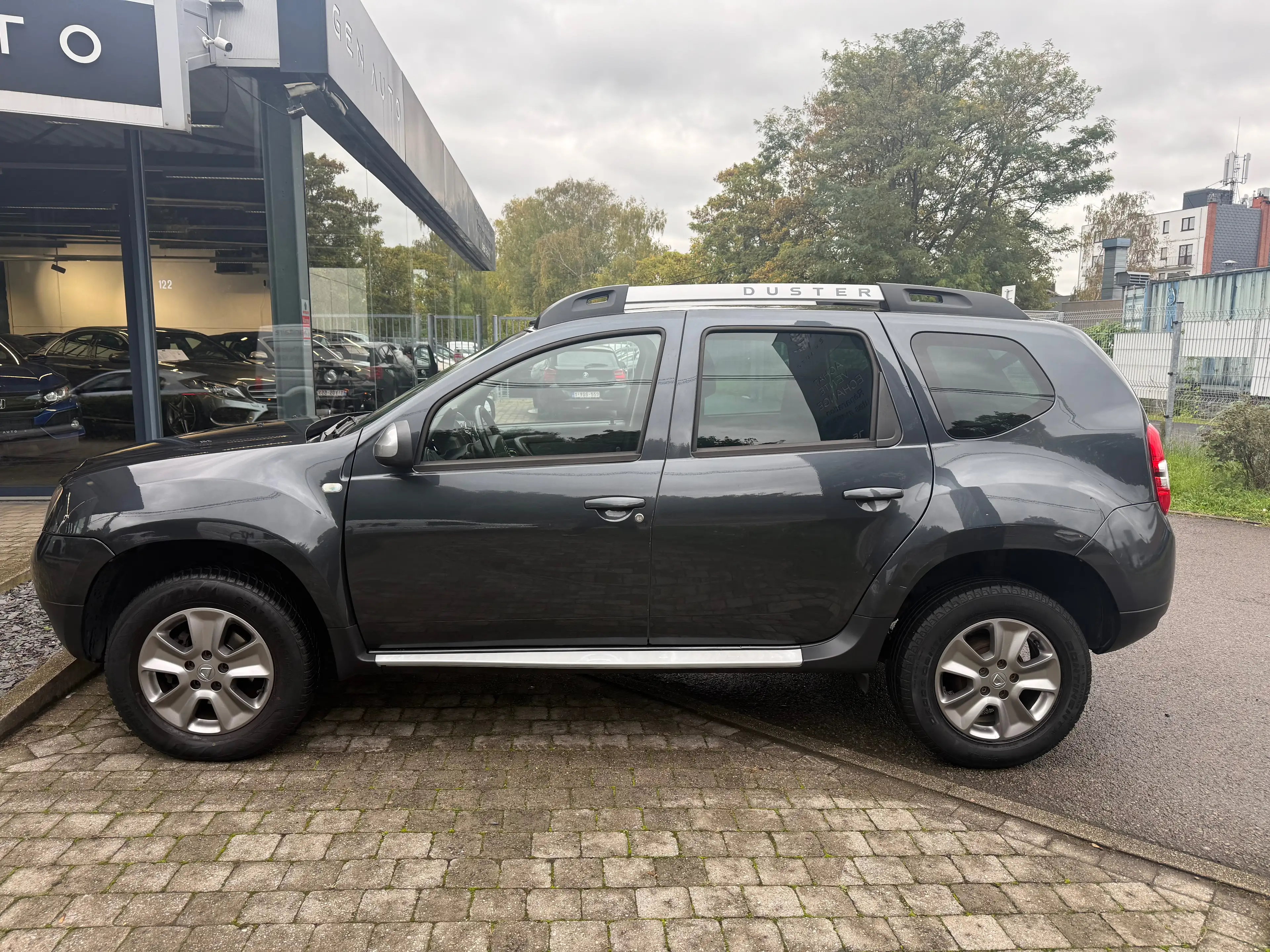 Dacia Duster 1.5 dCi 4x4 Laureate GPS Bluetooth Cruise Control Airco * 12 MOIS GARANTIE * — photo 8