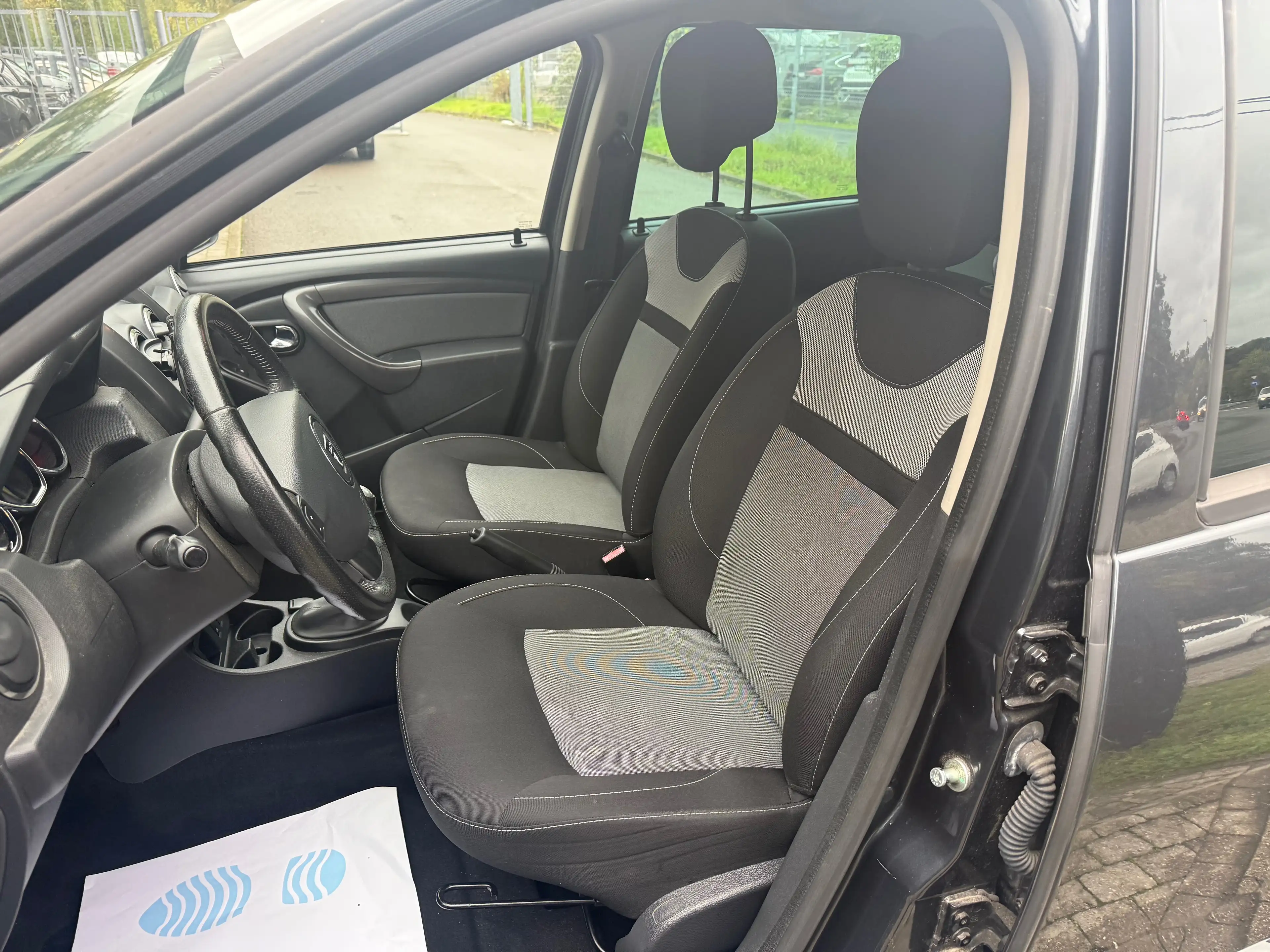 Dacia Duster 1.5 dCi 4x4 Laureate GPS Bluetooth Cruise Control Airco * 12 MOIS GARANTIE * — photo 15