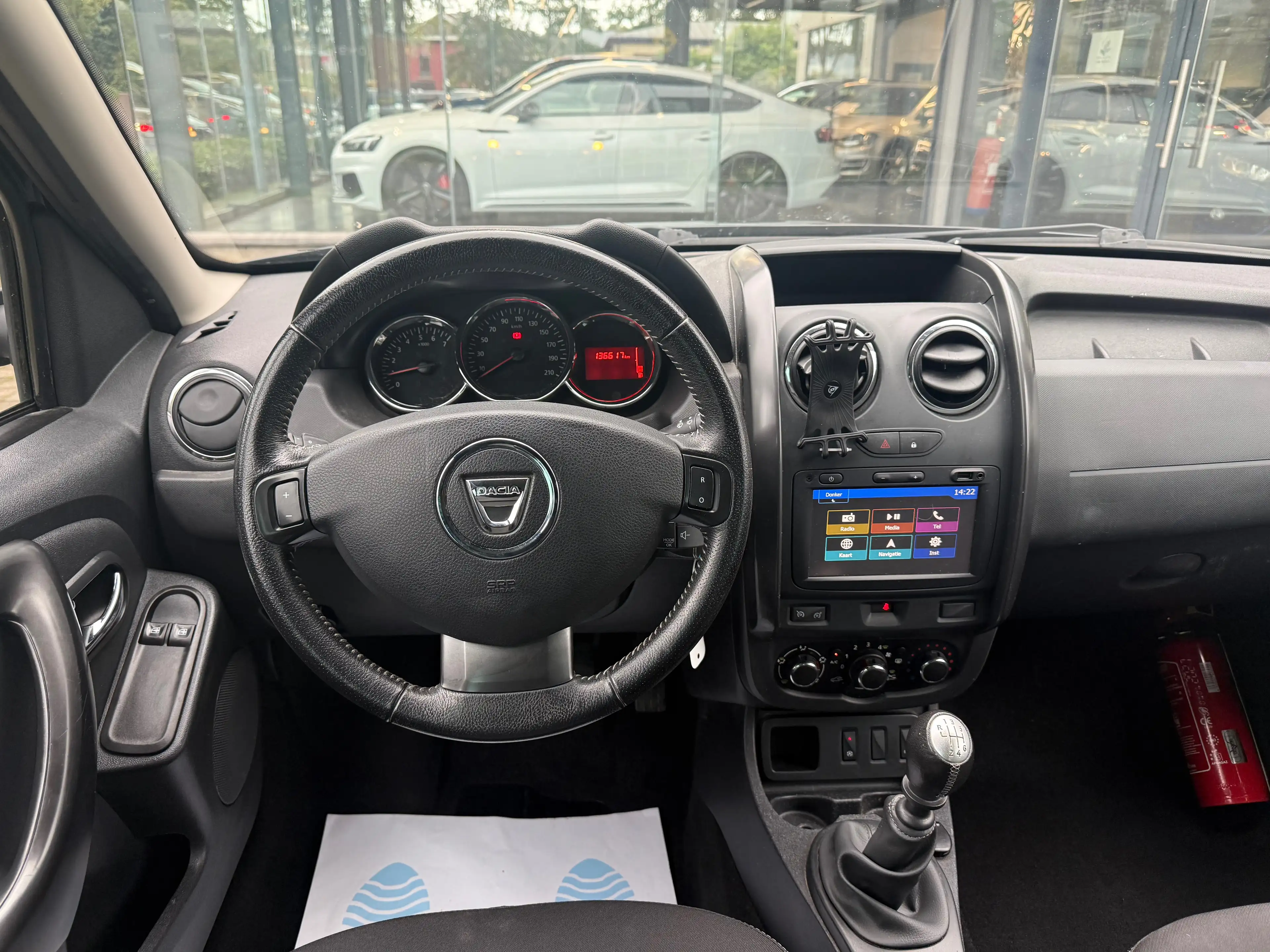 Dacia Duster 1.5 dCi 4x4 Laureate GPS Bluetooth Cruise Control Airco * 12 MOIS GARANTIE * — photo 12