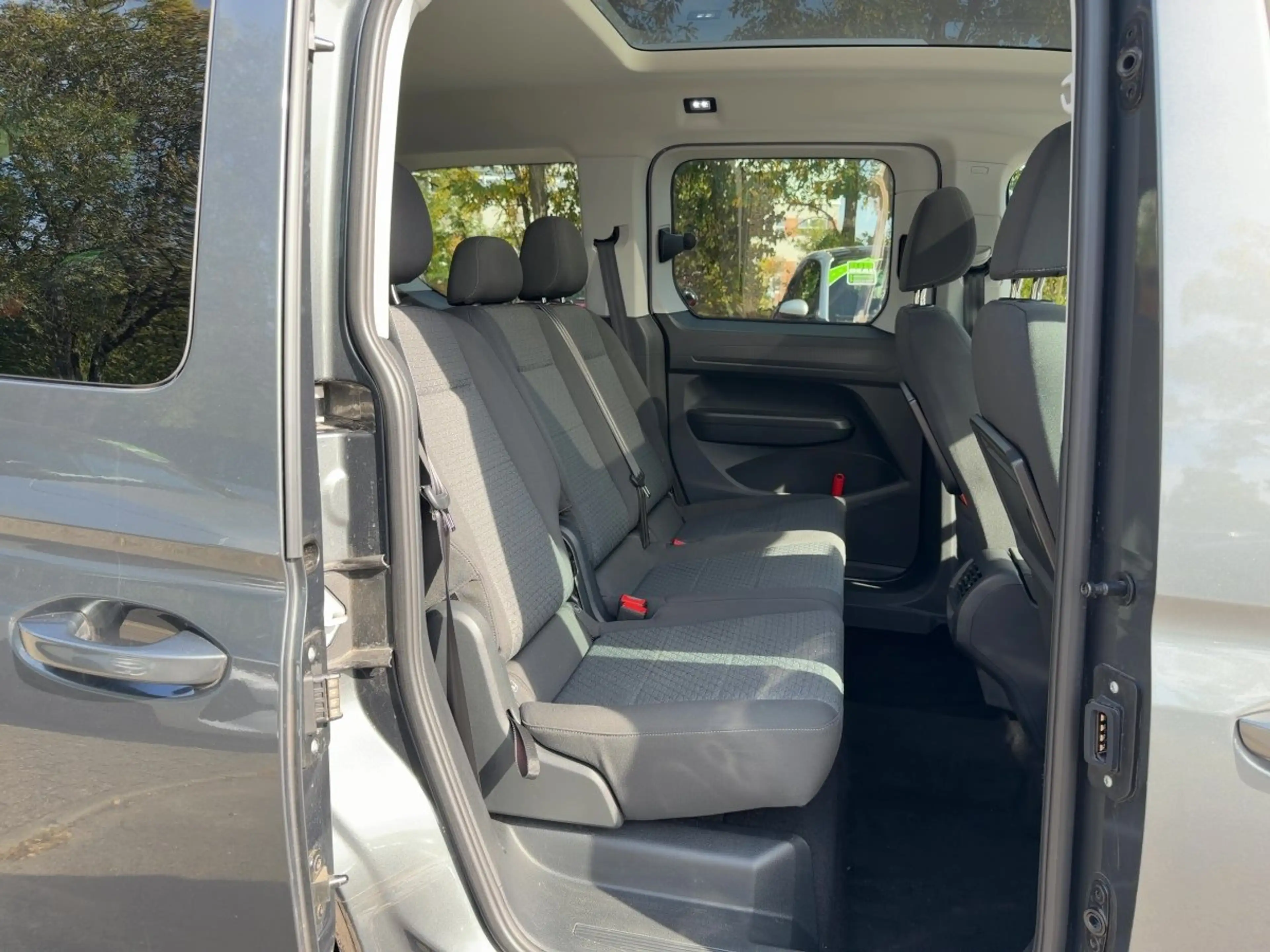 Ford Tourneo Connect 1.5 Titanium Navi+Sitzhz+ACC — photo 13