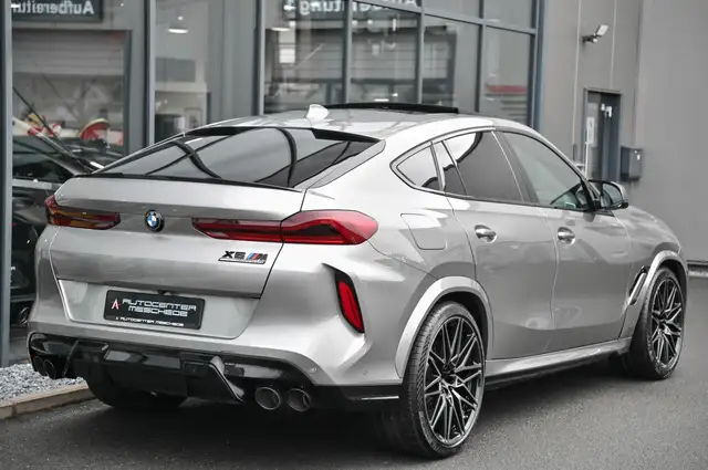 BMW X6 M view 4
