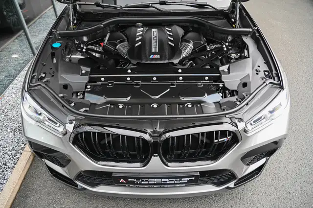BMW X6 M view 7